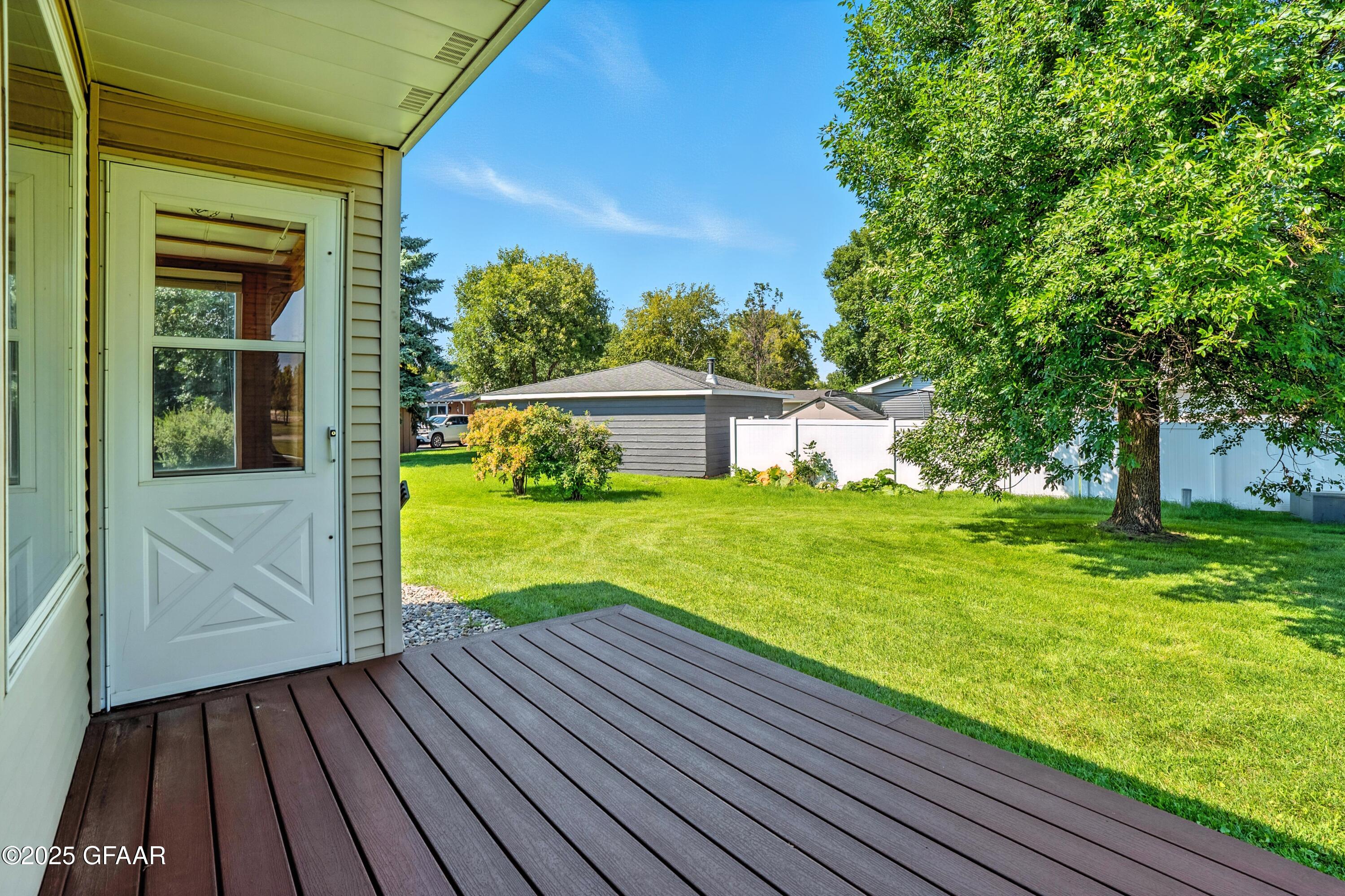 Grand Forks, North Dakota 58201, United States, 2 Bedrooms Bedrooms, ,2 BathroomsBathrooms,Residential,Active,211435