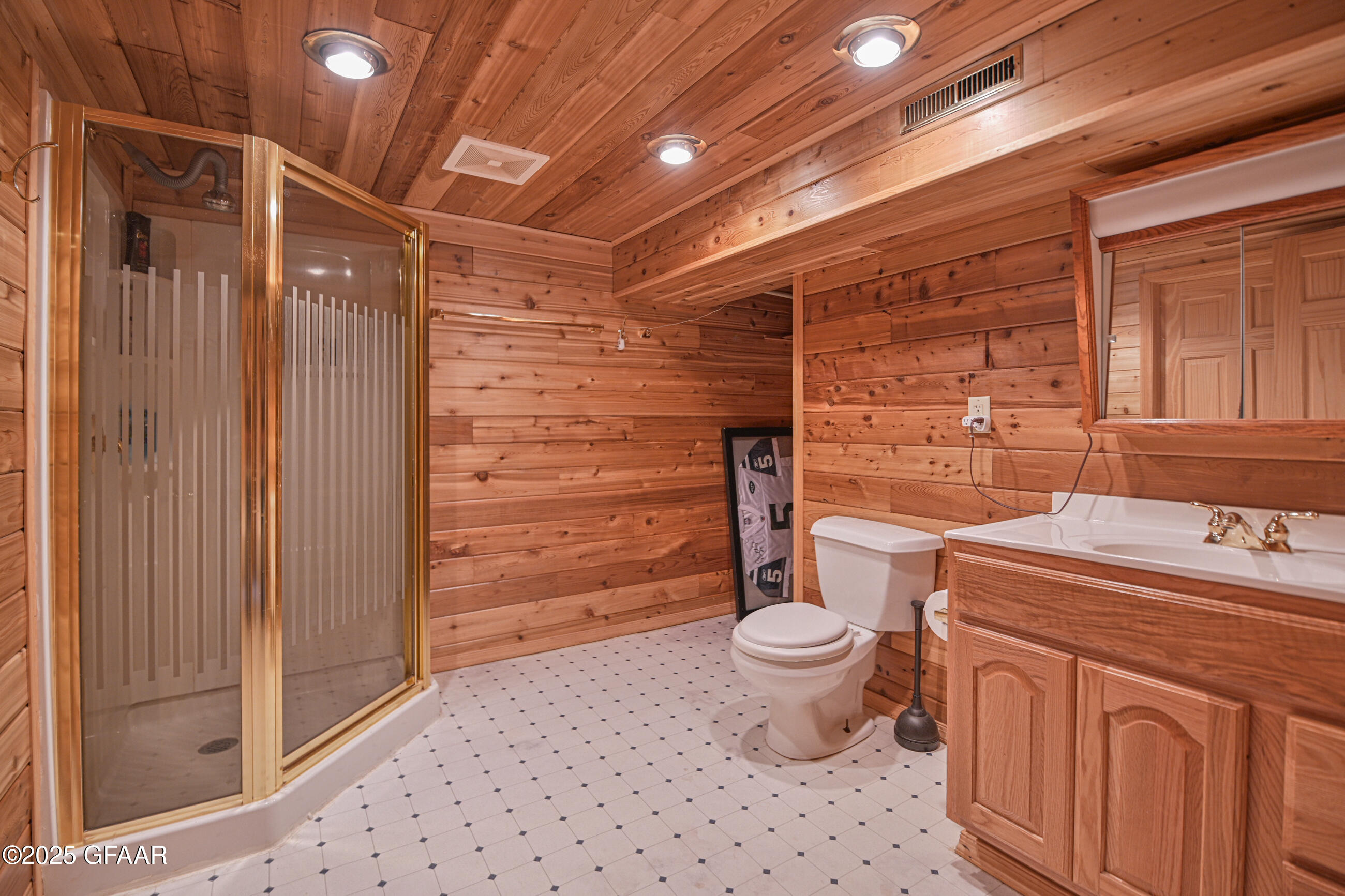 Grand Forks, North Dakota 58203, United States, 4 Bedrooms Bedrooms, ,2 BathroomsBathrooms,Residential,Pending,166337