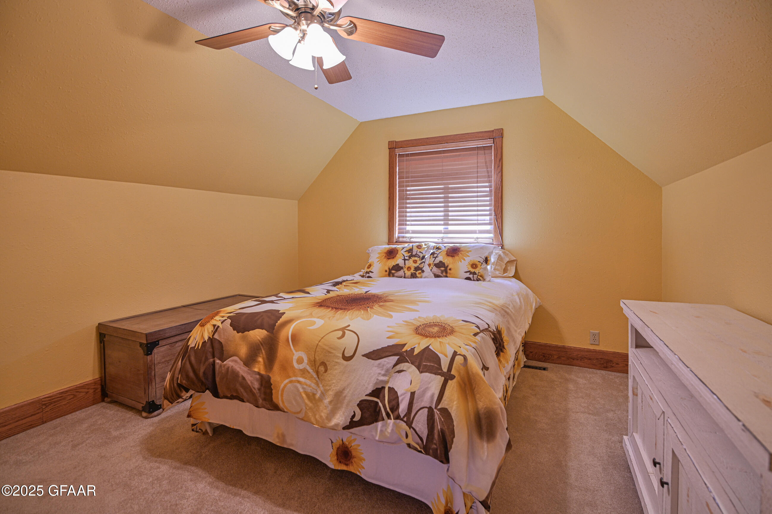 Grand Forks, North Dakota 58203, United States, 4 Bedrooms Bedrooms, ,2 BathroomsBathrooms,Residential,Pending,166337