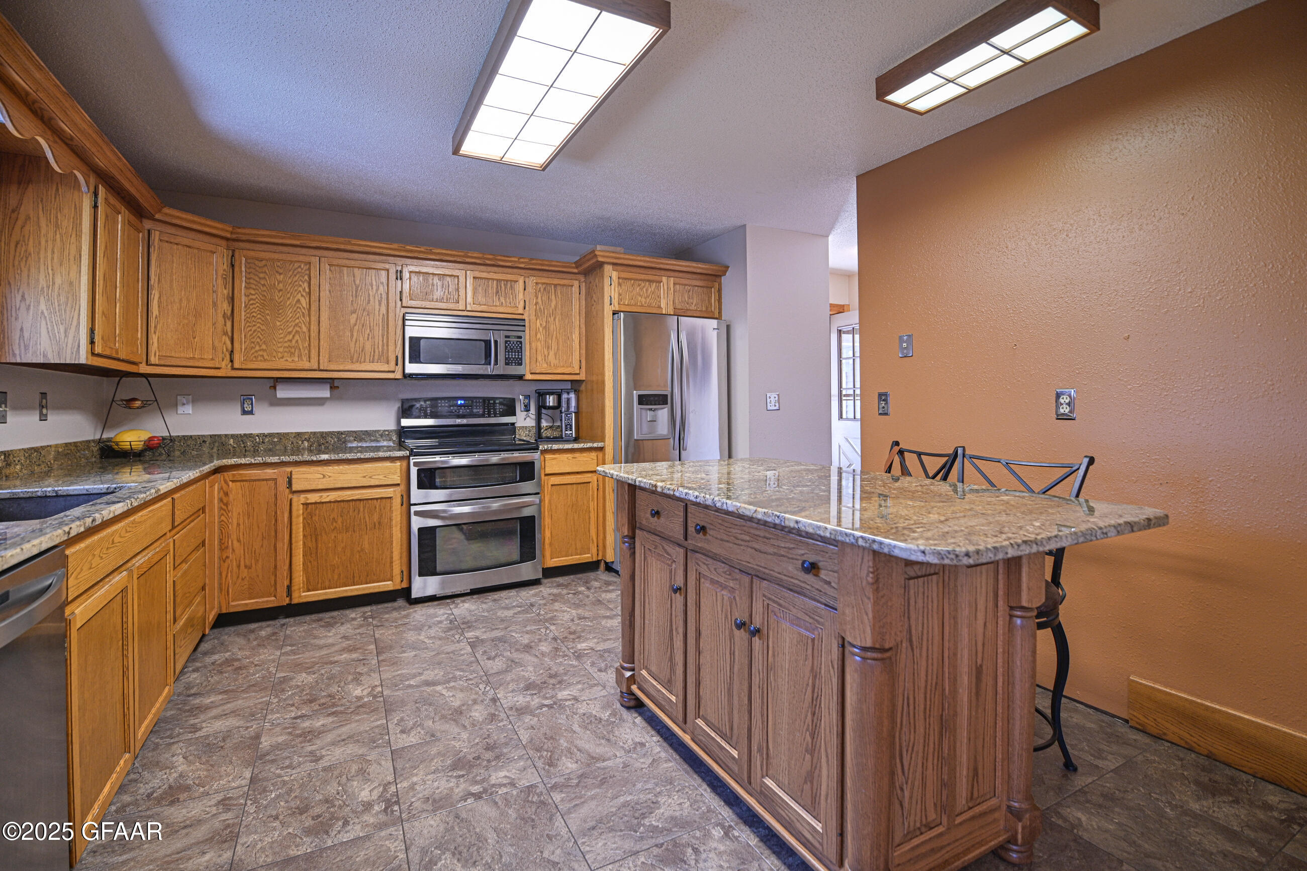 Grand Forks, North Dakota 58203, United States, 4 Bedrooms Bedrooms, ,2 BathroomsBathrooms,Residential,Pending,166337