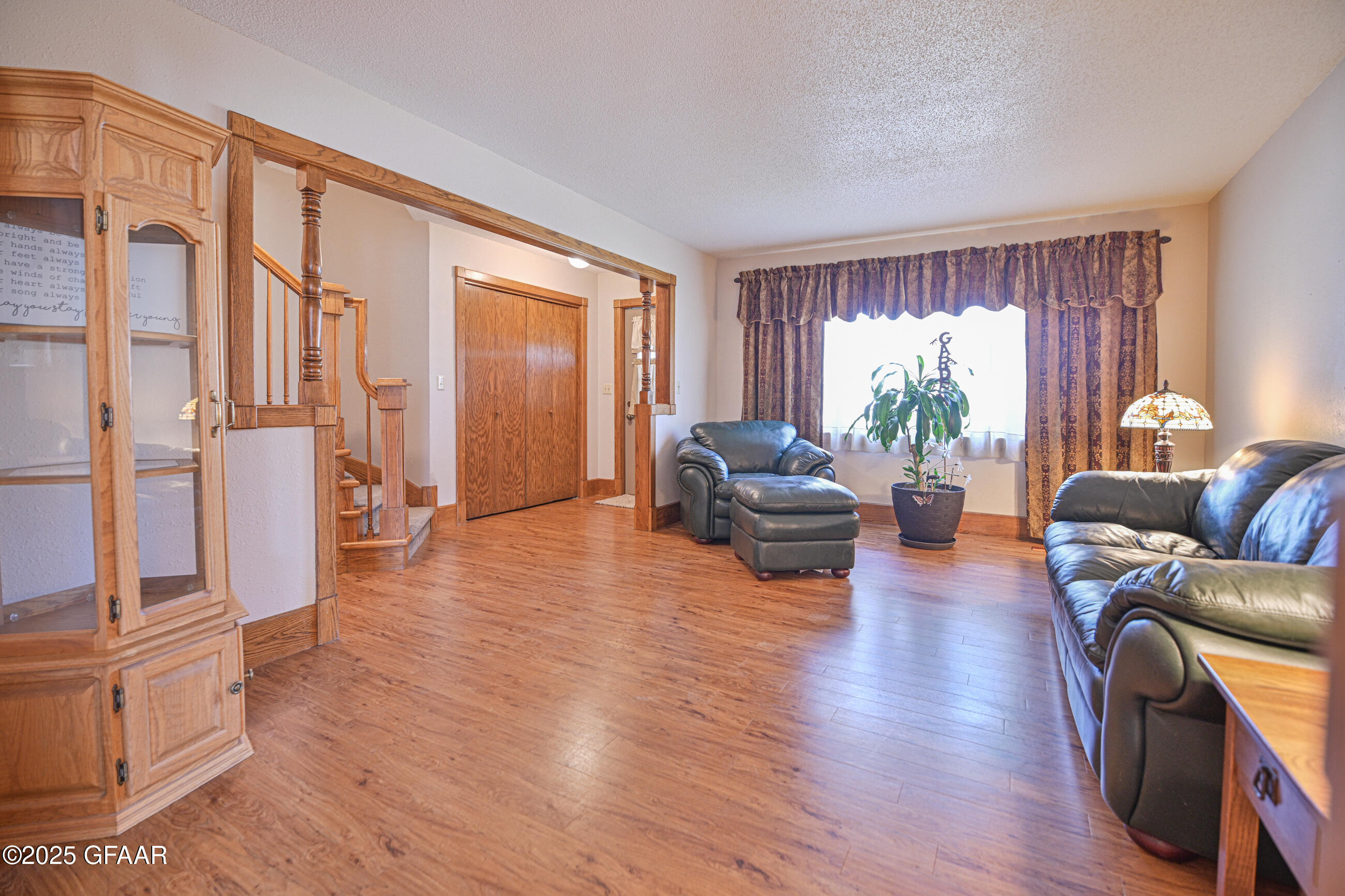 Grand Forks, North Dakota 58203, United States, 4 Bedrooms Bedrooms, ,2 BathroomsBathrooms,Residential,Pending,166337