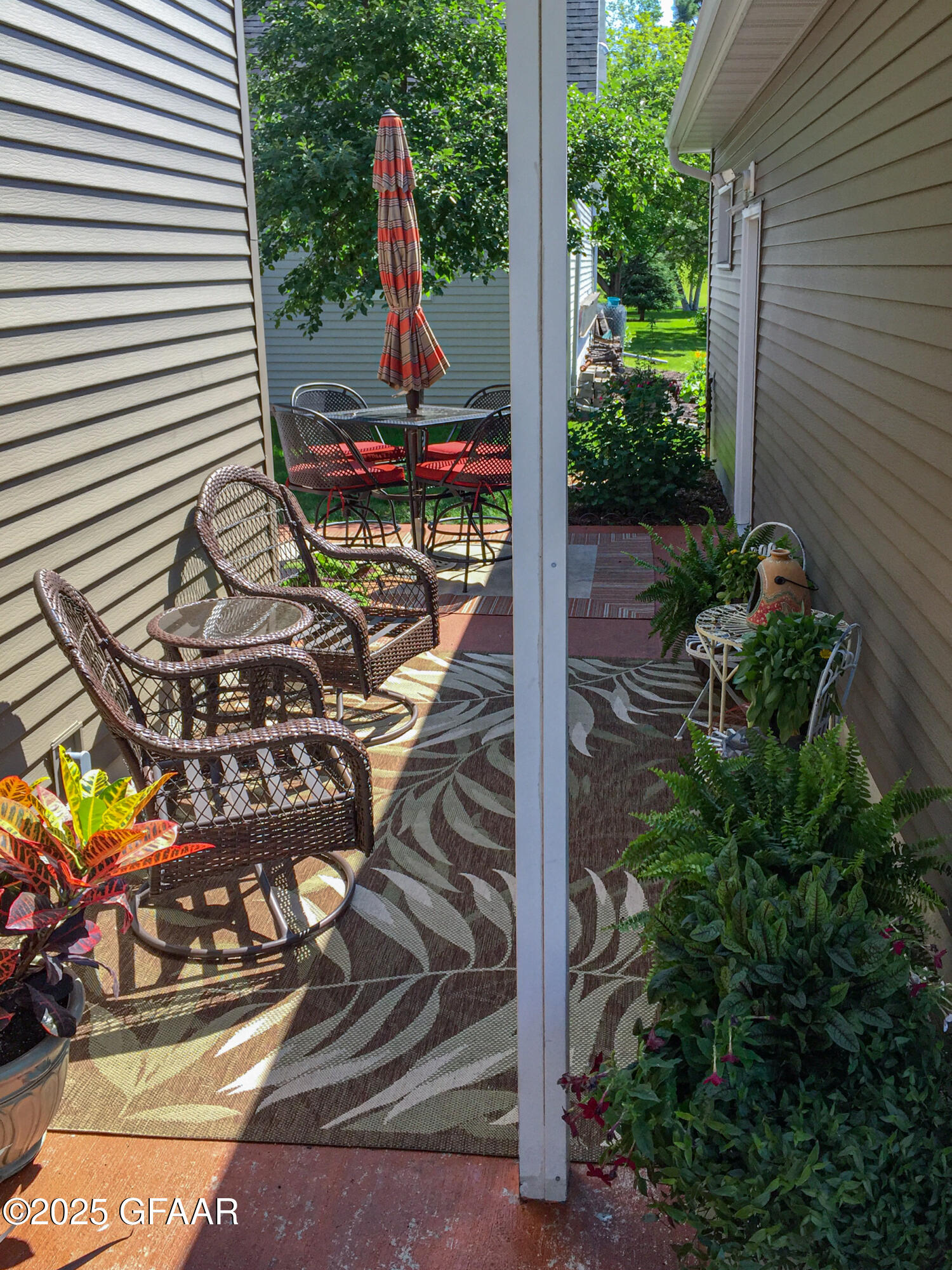 Grand Forks, North Dakota 58203, United States, 4 Bedrooms Bedrooms, ,2 BathroomsBathrooms,Residential,Pending,166337