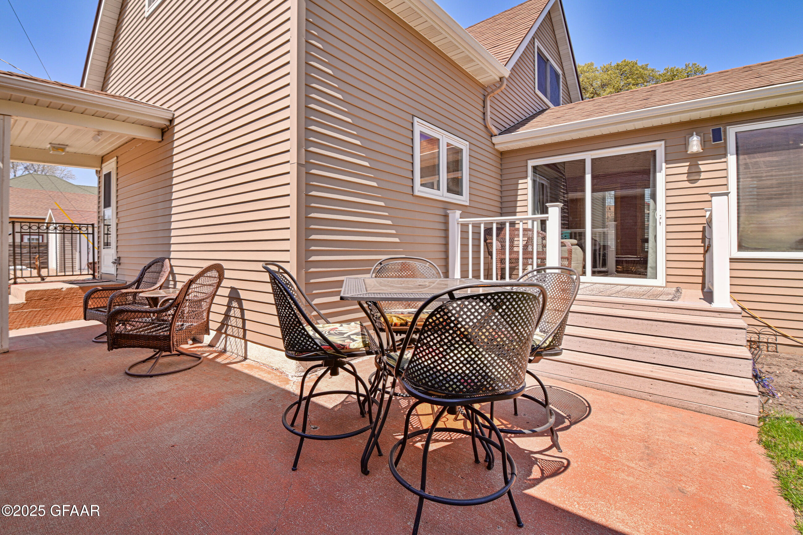 Grand Forks, North Dakota 58203, United States, 4 Bedrooms Bedrooms, ,2 BathroomsBathrooms,Residential,Pending,166337