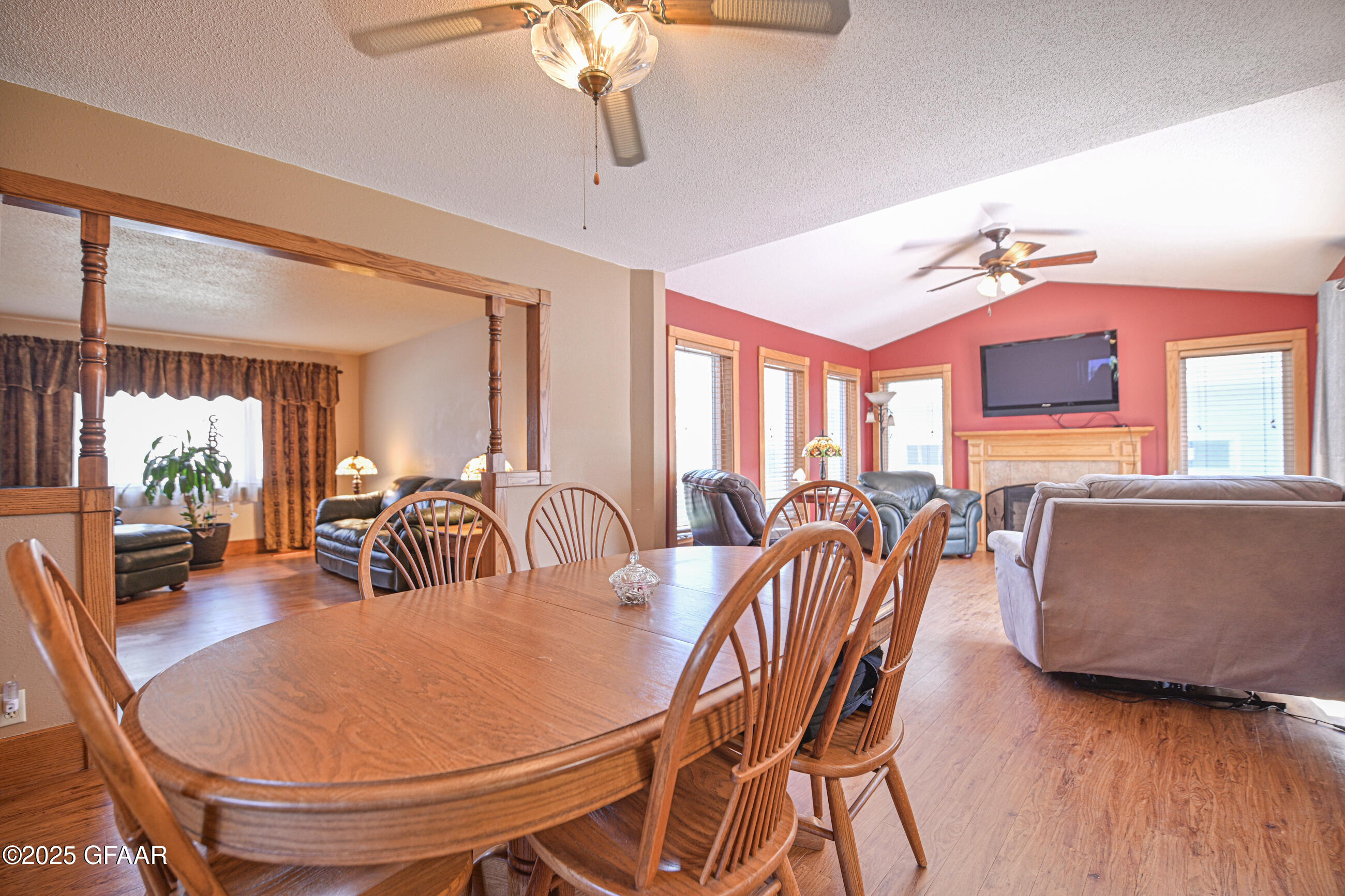 Grand Forks, North Dakota 58203, United States, 4 Bedrooms Bedrooms, ,2 BathroomsBathrooms,Residential,Pending,166337