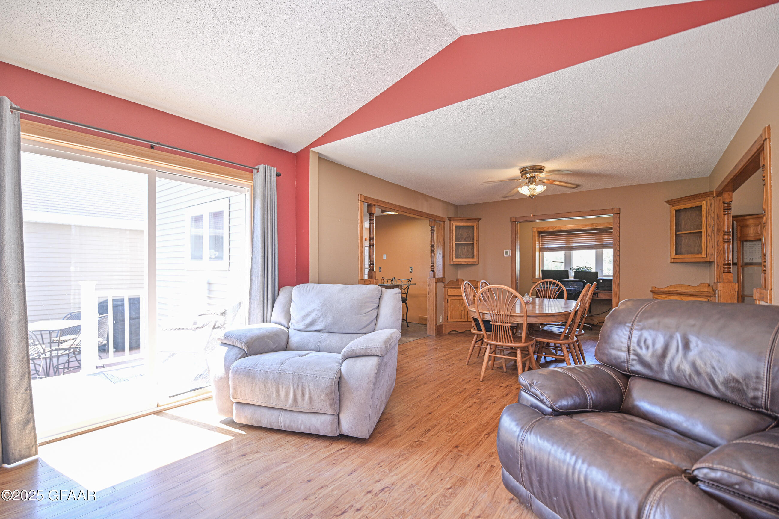 Grand Forks, North Dakota 58203, United States, 4 Bedrooms Bedrooms, ,2 BathroomsBathrooms,Residential,Pending,166337