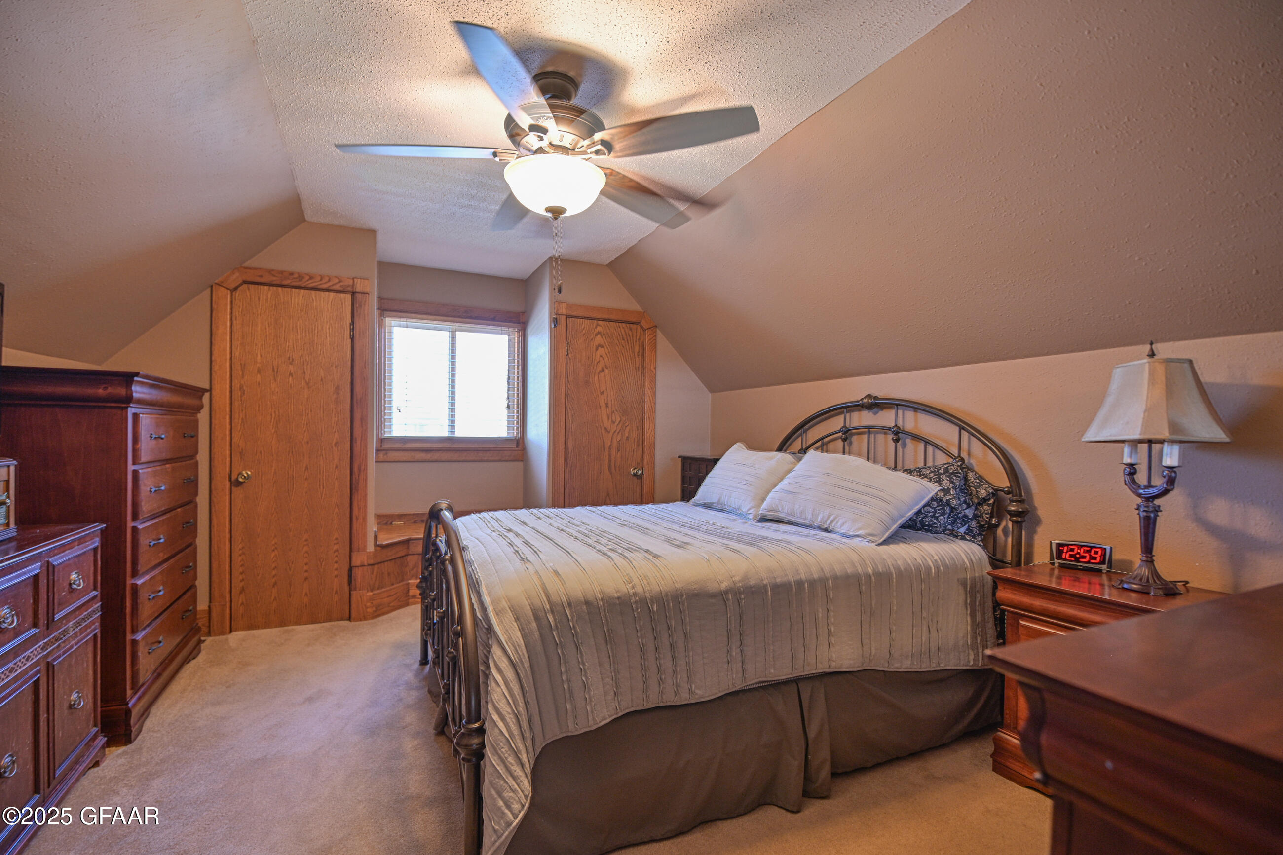 Grand Forks, North Dakota 58203, United States, 4 Bedrooms Bedrooms, ,2 BathroomsBathrooms,Residential,Pending,166337