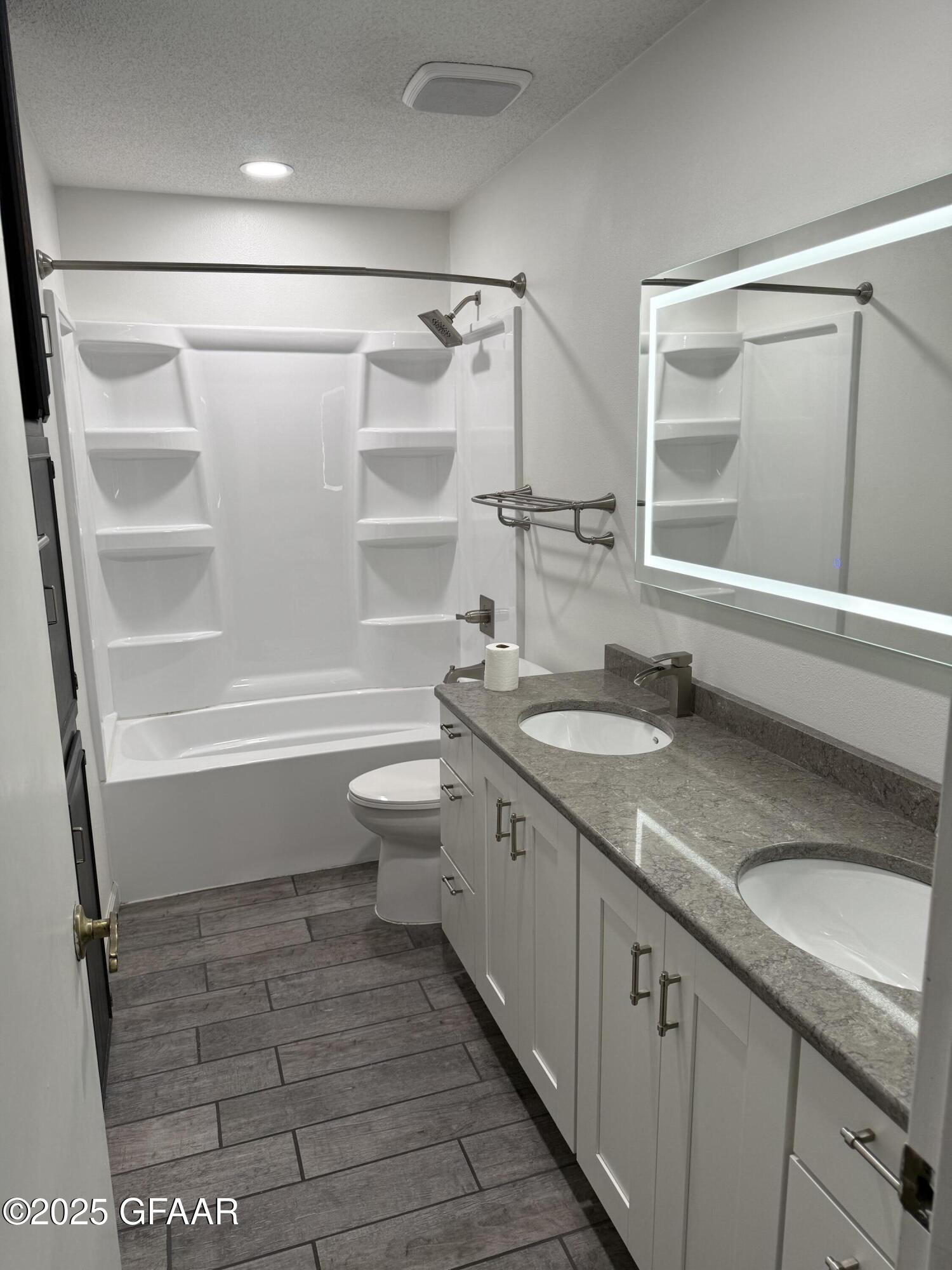 Fargo, North Dakota 58104, United States, 3 Bedrooms Bedrooms, ,2 BathroomsBathrooms,Residential,Active,167152