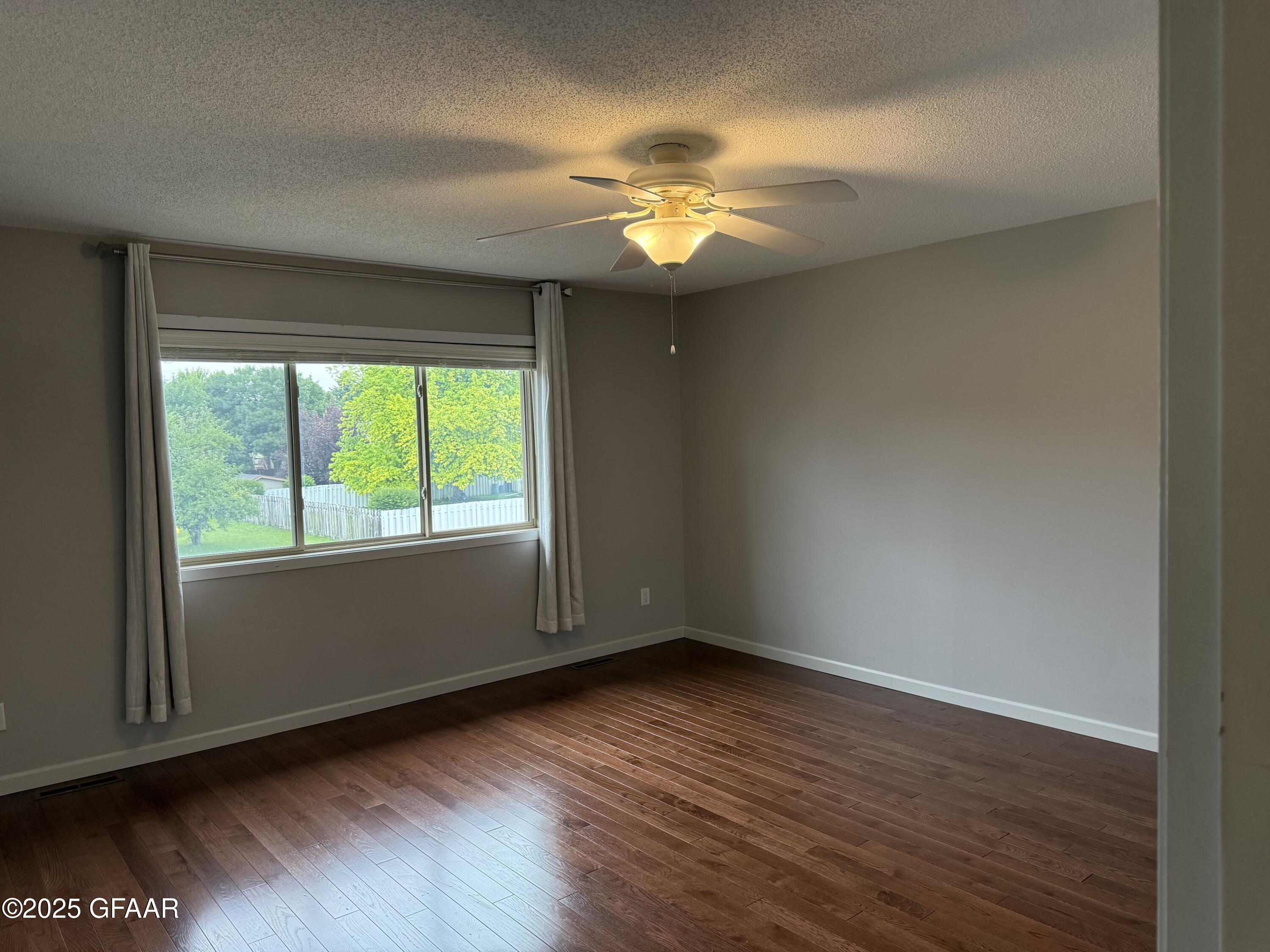 Fargo, North Dakota 58104, United States, 3 Bedrooms Bedrooms, ,2 BathroomsBathrooms,Residential,Active,167152