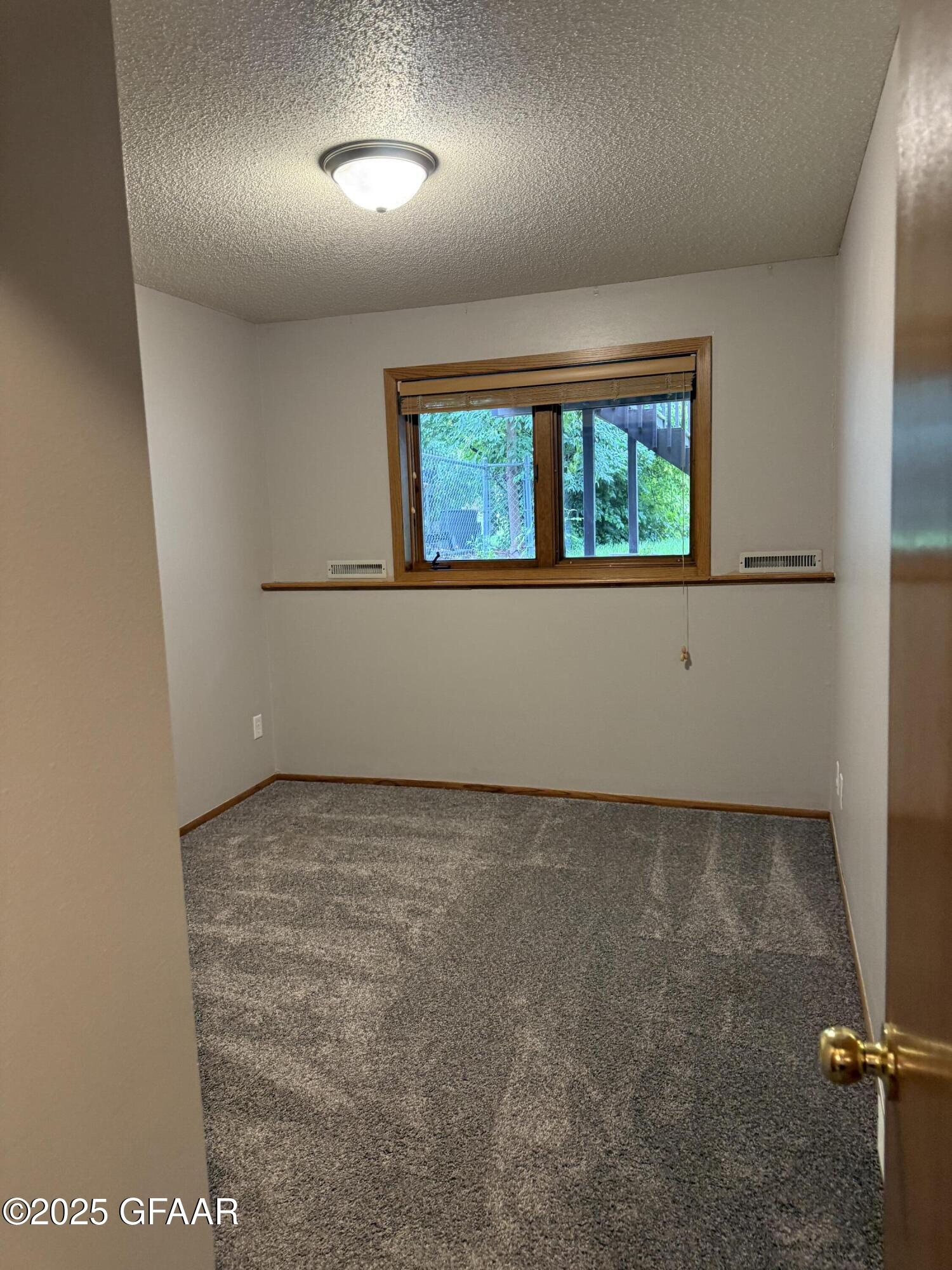 Fargo, North Dakota 58104, United States, 3 Bedrooms Bedrooms, ,2 BathroomsBathrooms,Residential,Active,167152