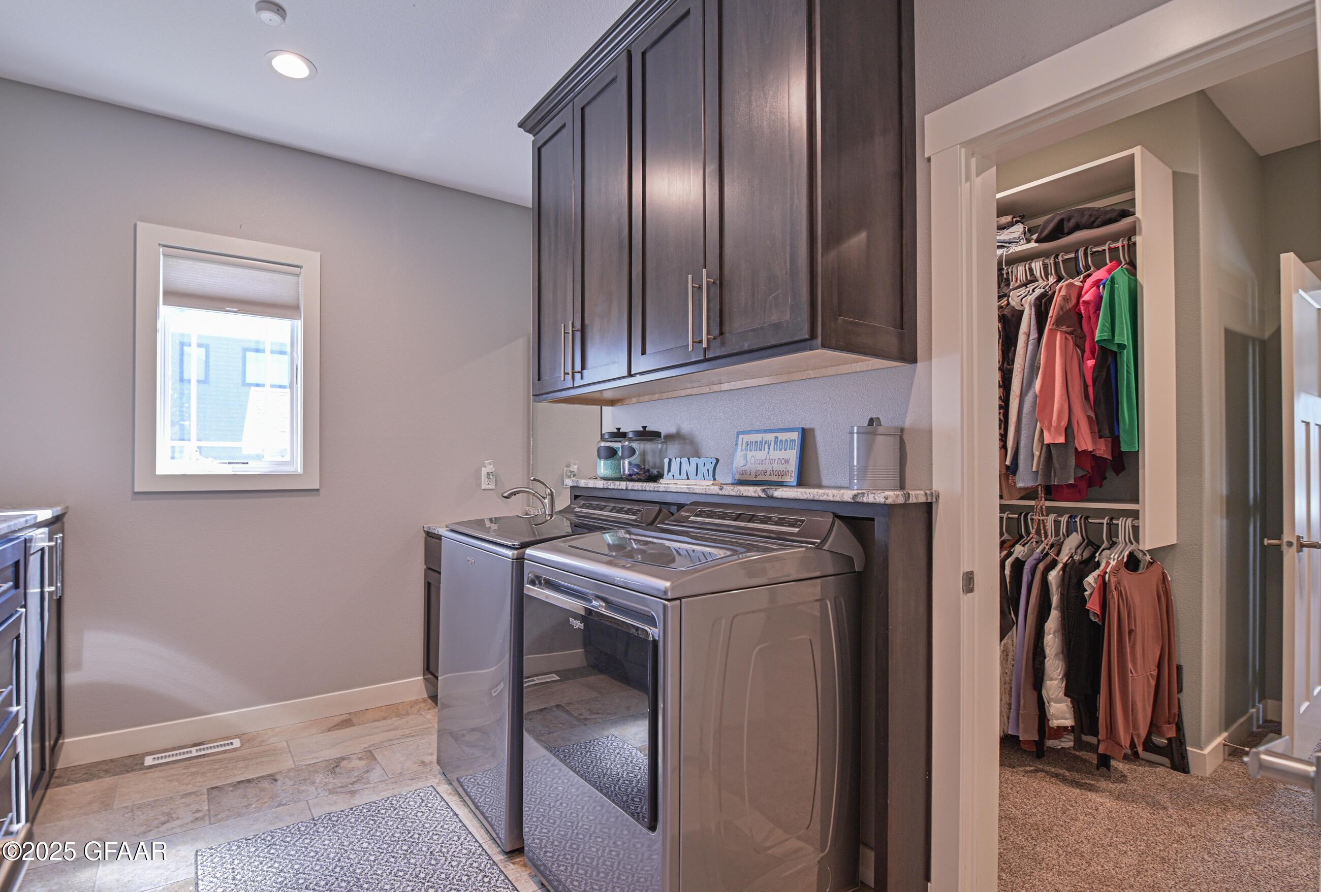 Grand Forks, North Dakota 58201, United States, 6 Bedrooms Bedrooms, ,4 BathroomsBathrooms,Residential,Contingent,206962