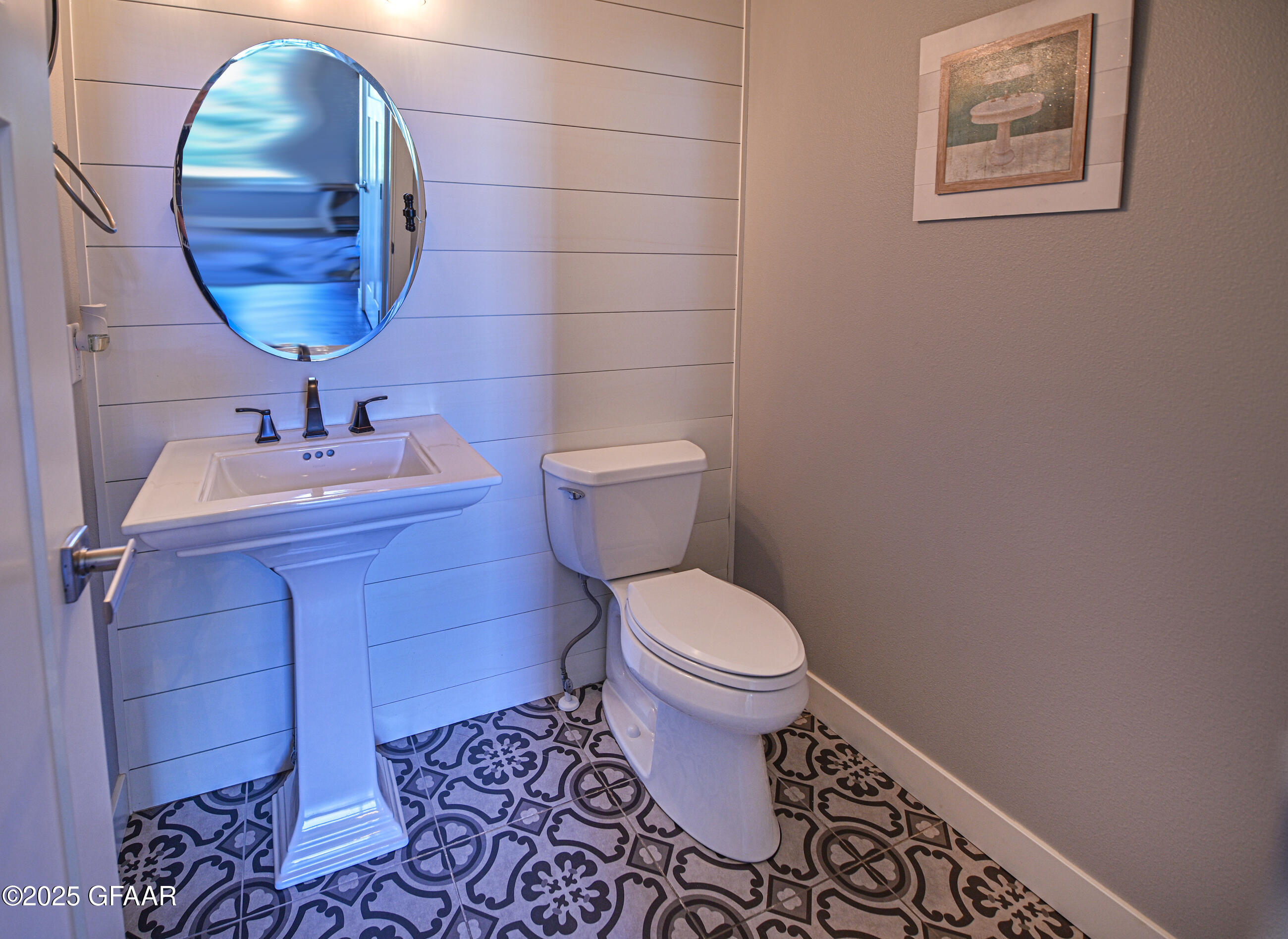 Grand Forks, North Dakota 58201, United States, 6 Bedrooms Bedrooms, ,4 BathroomsBathrooms,Residential,Contingent,206962