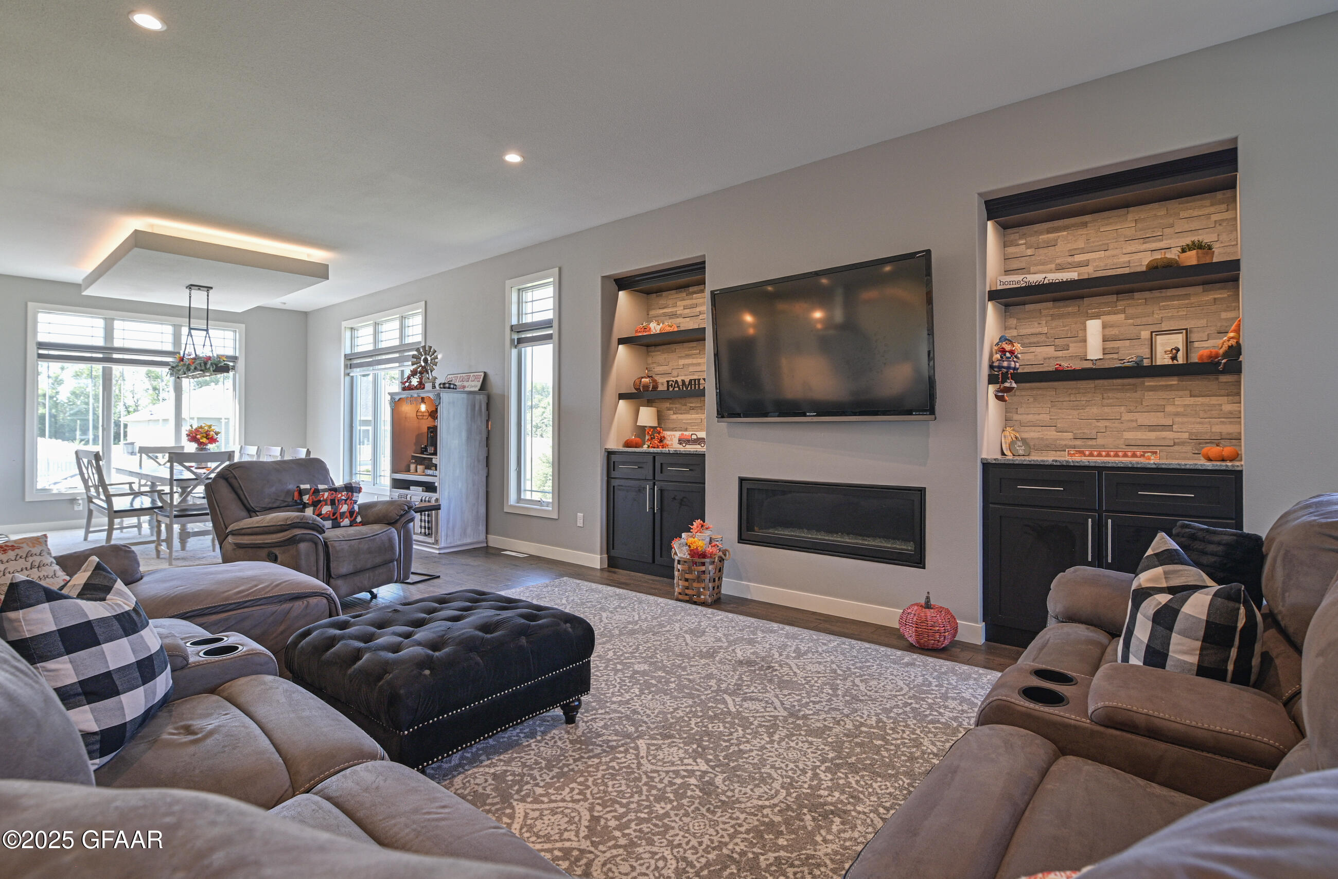 Grand Forks, North Dakota 58201, United States, 6 Bedrooms Bedrooms, ,4 BathroomsBathrooms,Residential,Contingent,206962