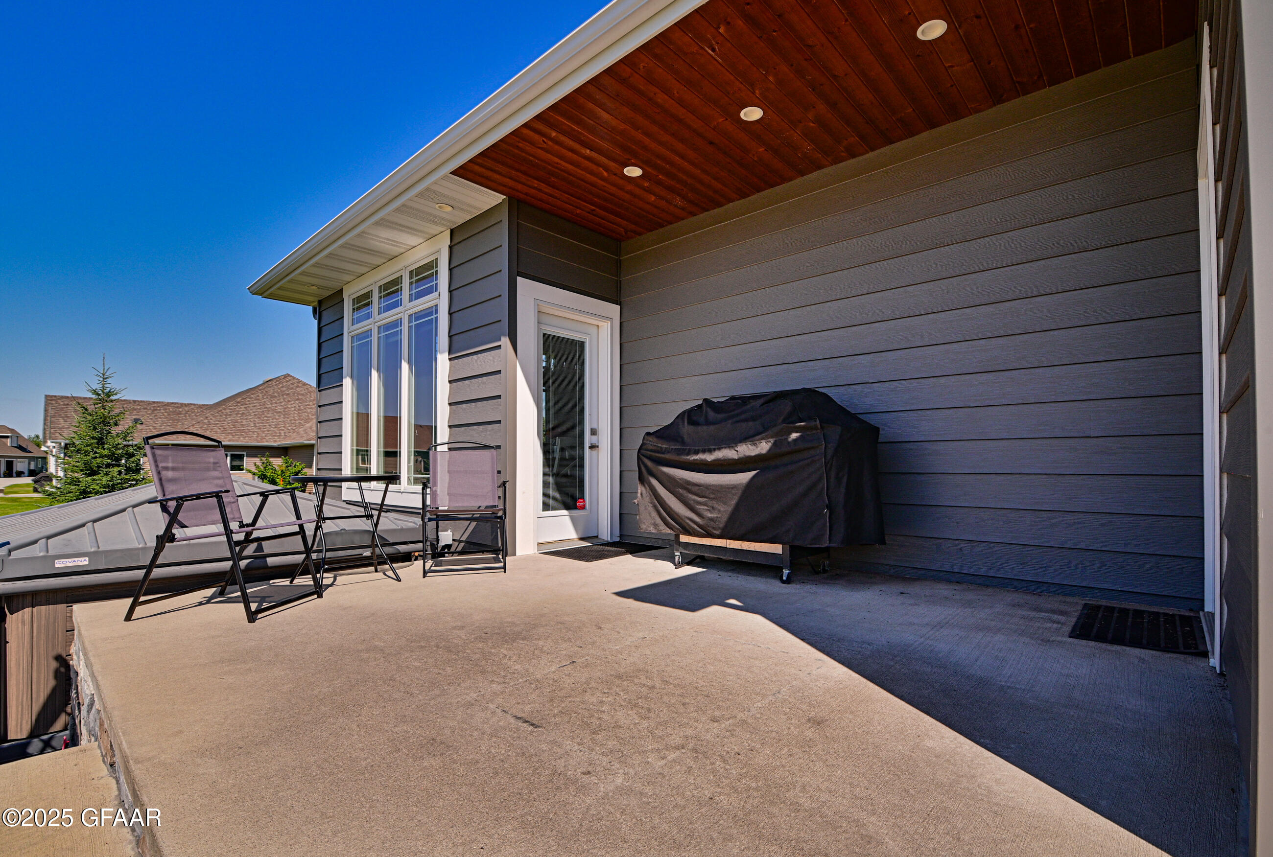 Grand Forks, North Dakota 58201, United States, 6 Bedrooms Bedrooms, ,4 BathroomsBathrooms,Residential,Contingent,206962