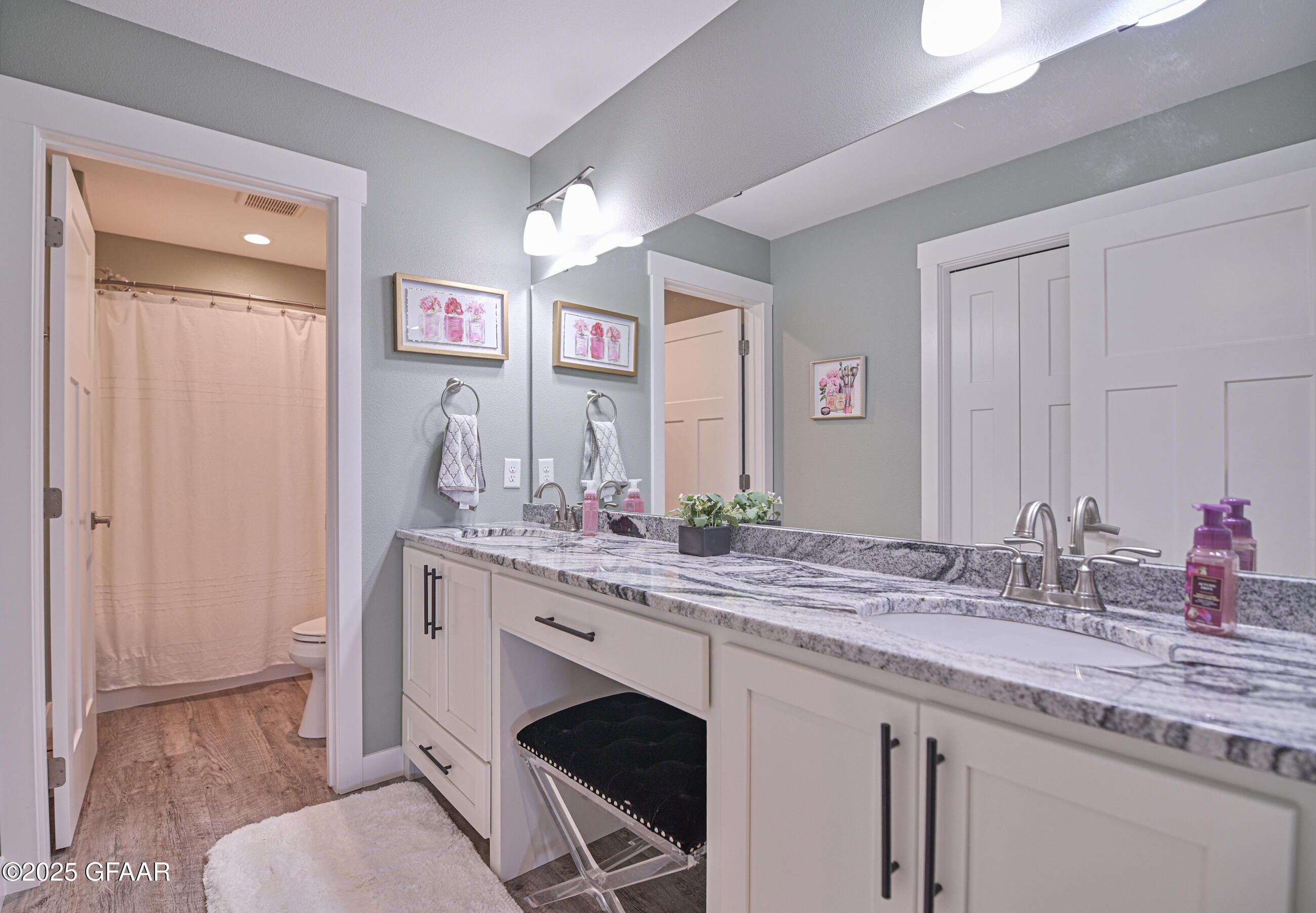 Grand Forks, North Dakota 58201, United States, 6 Bedrooms Bedrooms, ,4 BathroomsBathrooms,Residential,Contingent,206962