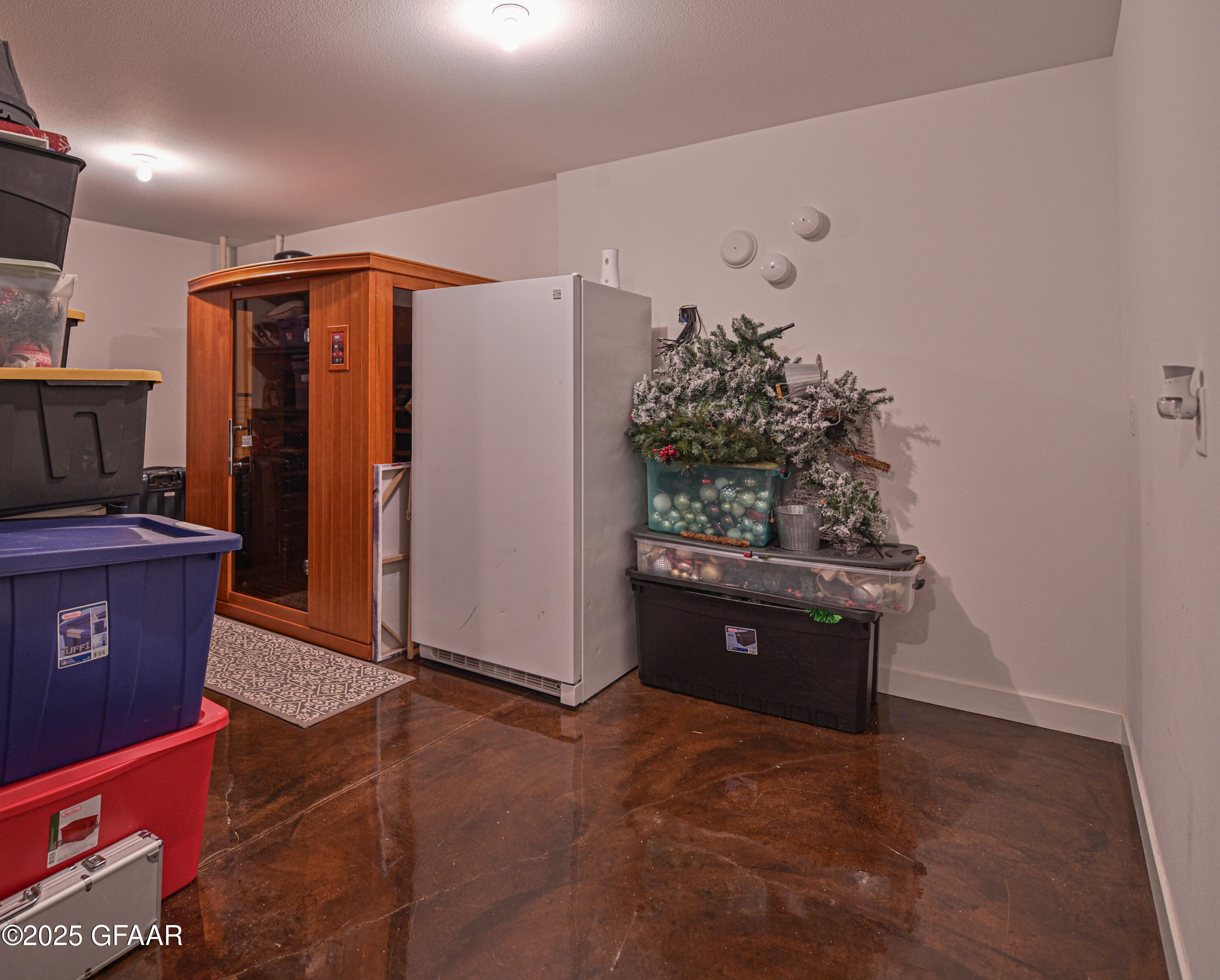 Grand Forks, North Dakota 58201, United States, 6 Bedrooms Bedrooms, ,4 BathroomsBathrooms,Residential,Contingent,206962