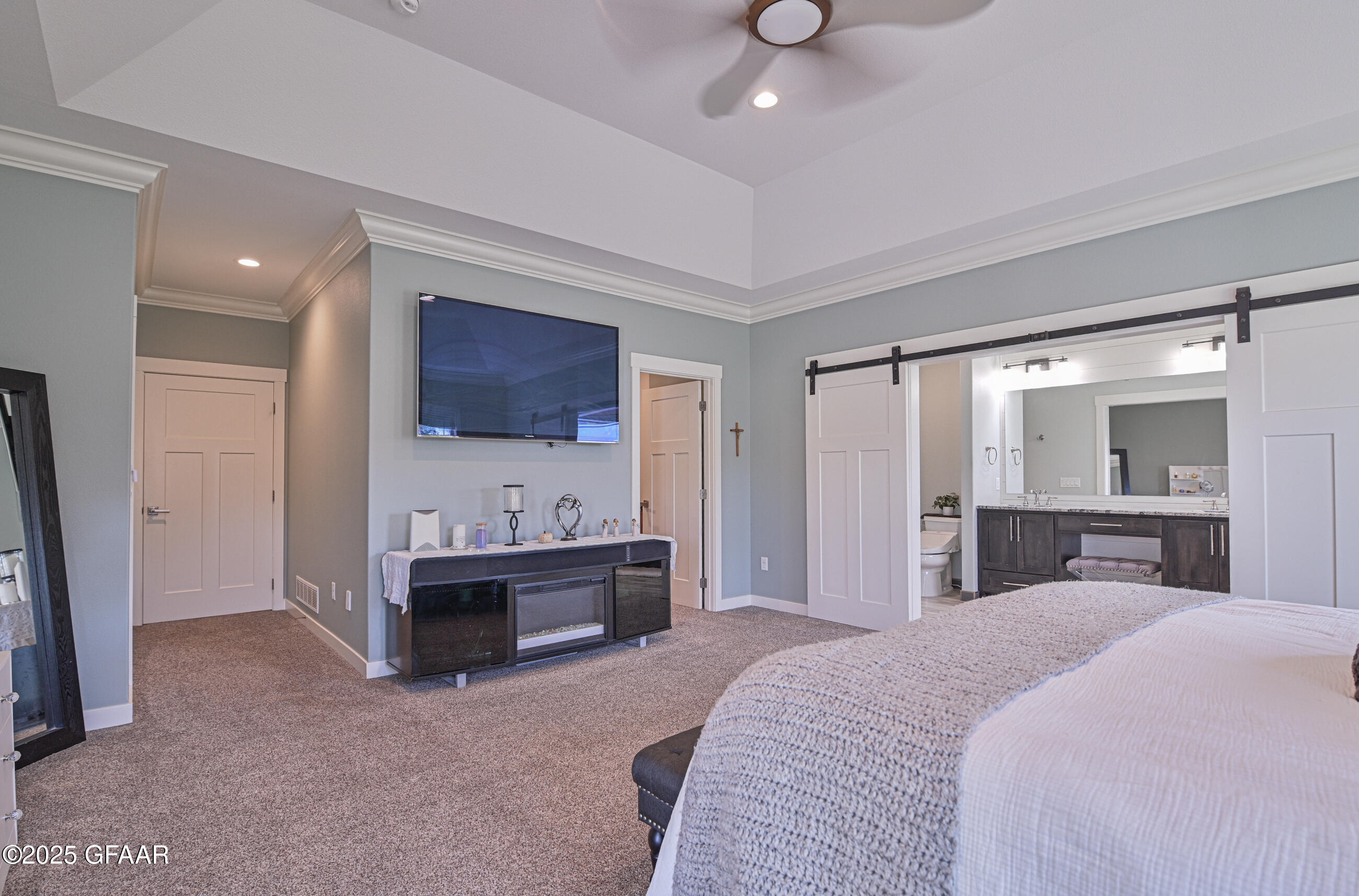 Grand Forks, North Dakota 58201, United States, 6 Bedrooms Bedrooms, ,4 BathroomsBathrooms,Residential,Contingent,206962