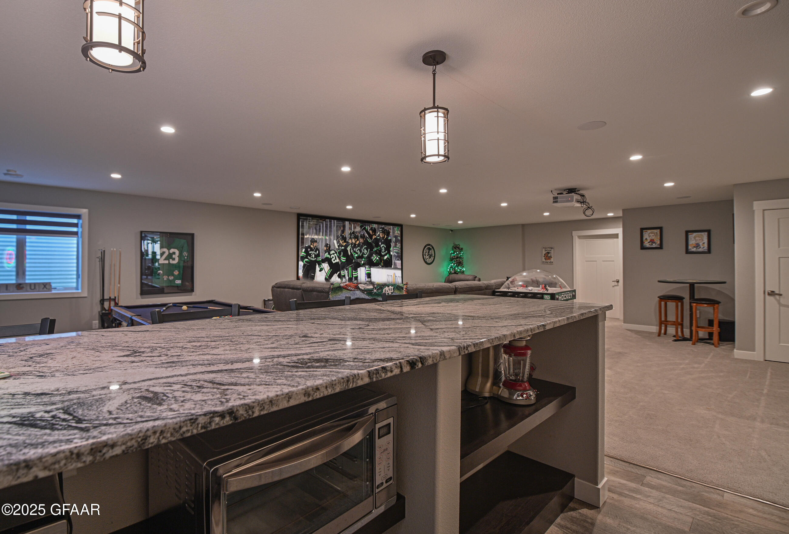 Grand Forks, North Dakota 58201, United States, 6 Bedrooms Bedrooms, ,4 BathroomsBathrooms,Residential,Contingent,206962