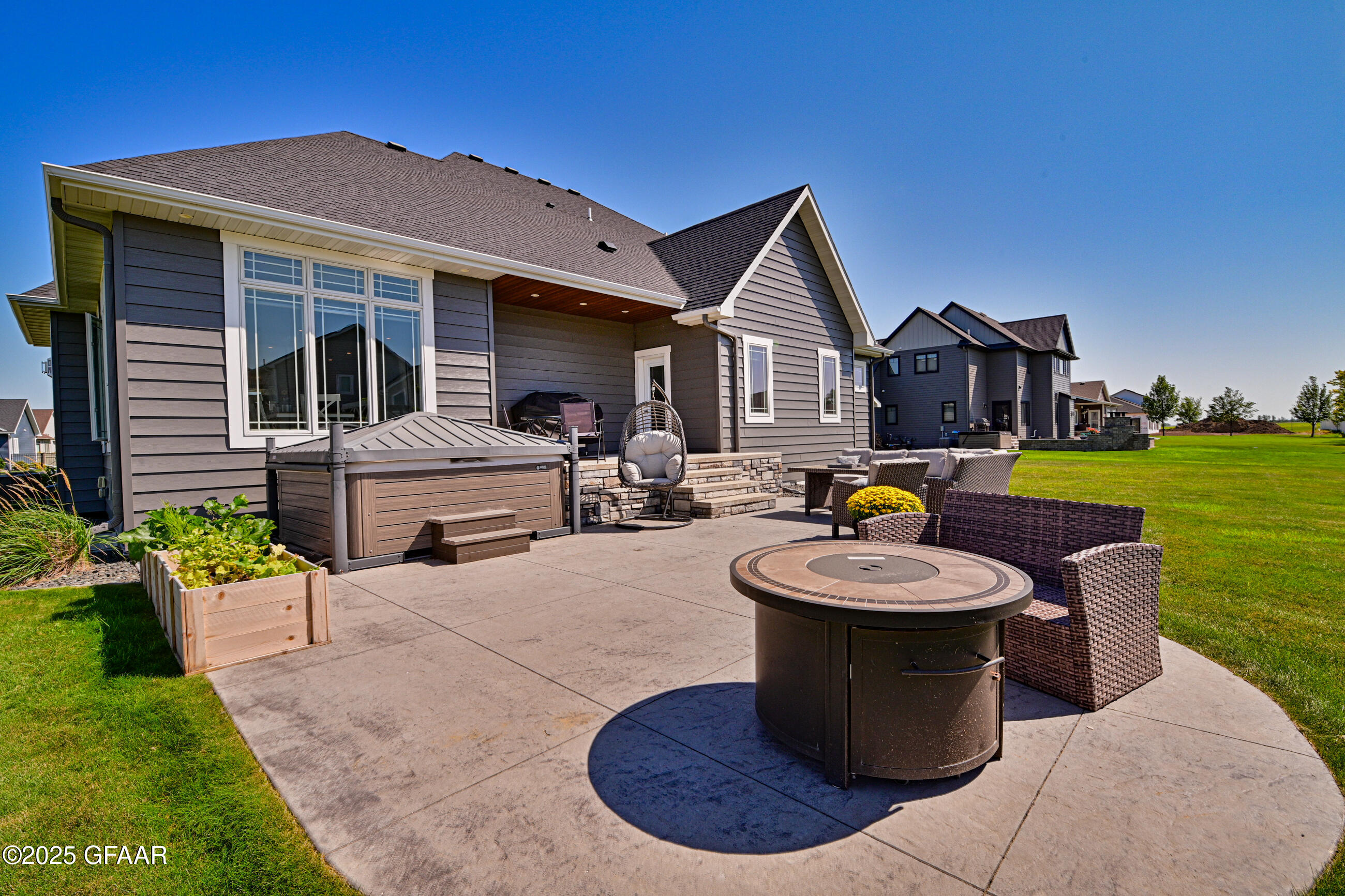 Grand Forks, North Dakota 58201, United States, 6 Bedrooms Bedrooms, ,4 BathroomsBathrooms,Residential,Contingent,206962