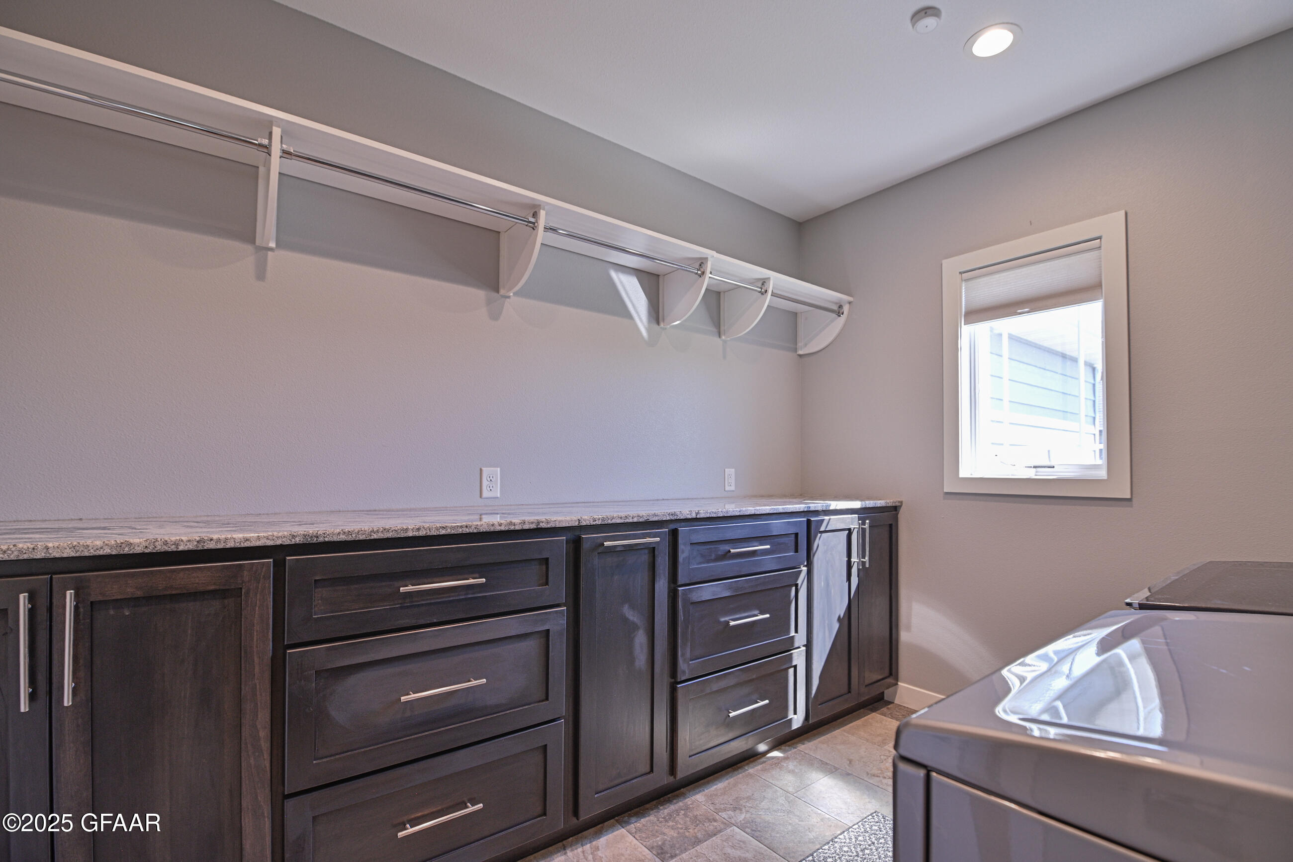 Grand Forks, North Dakota 58201, United States, 6 Bedrooms Bedrooms, ,4 BathroomsBathrooms,Residential,Contingent,206962