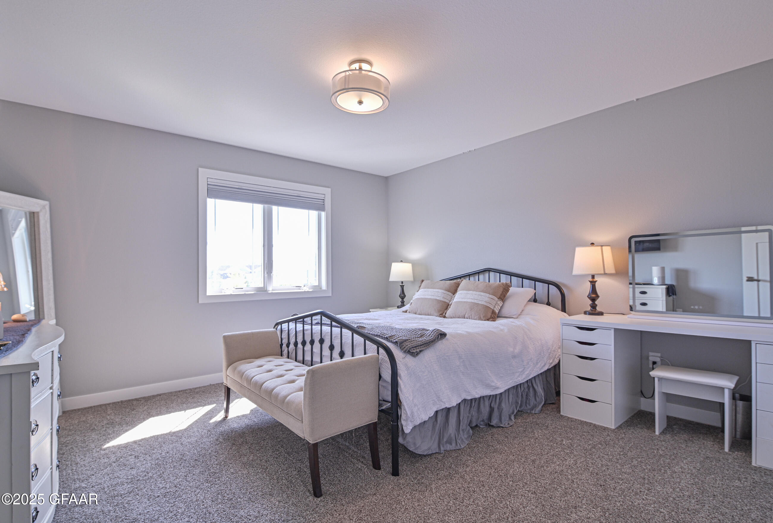 Grand Forks, North Dakota 58201, United States, 6 Bedrooms Bedrooms, ,4 BathroomsBathrooms,Residential,Contingent,206962