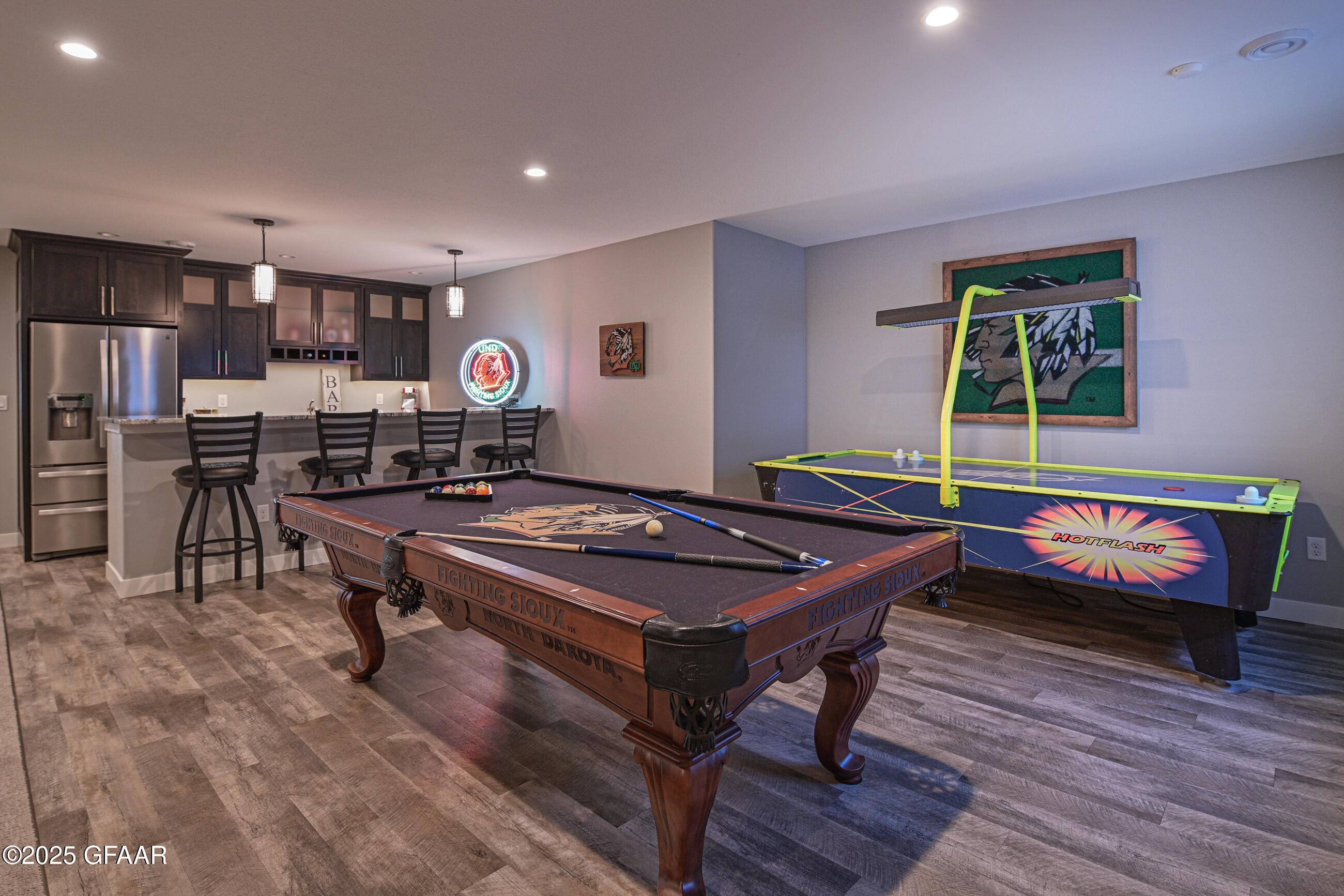 Grand Forks, North Dakota 58201, United States, 6 Bedrooms Bedrooms, ,4 BathroomsBathrooms,Residential,Contingent,206962