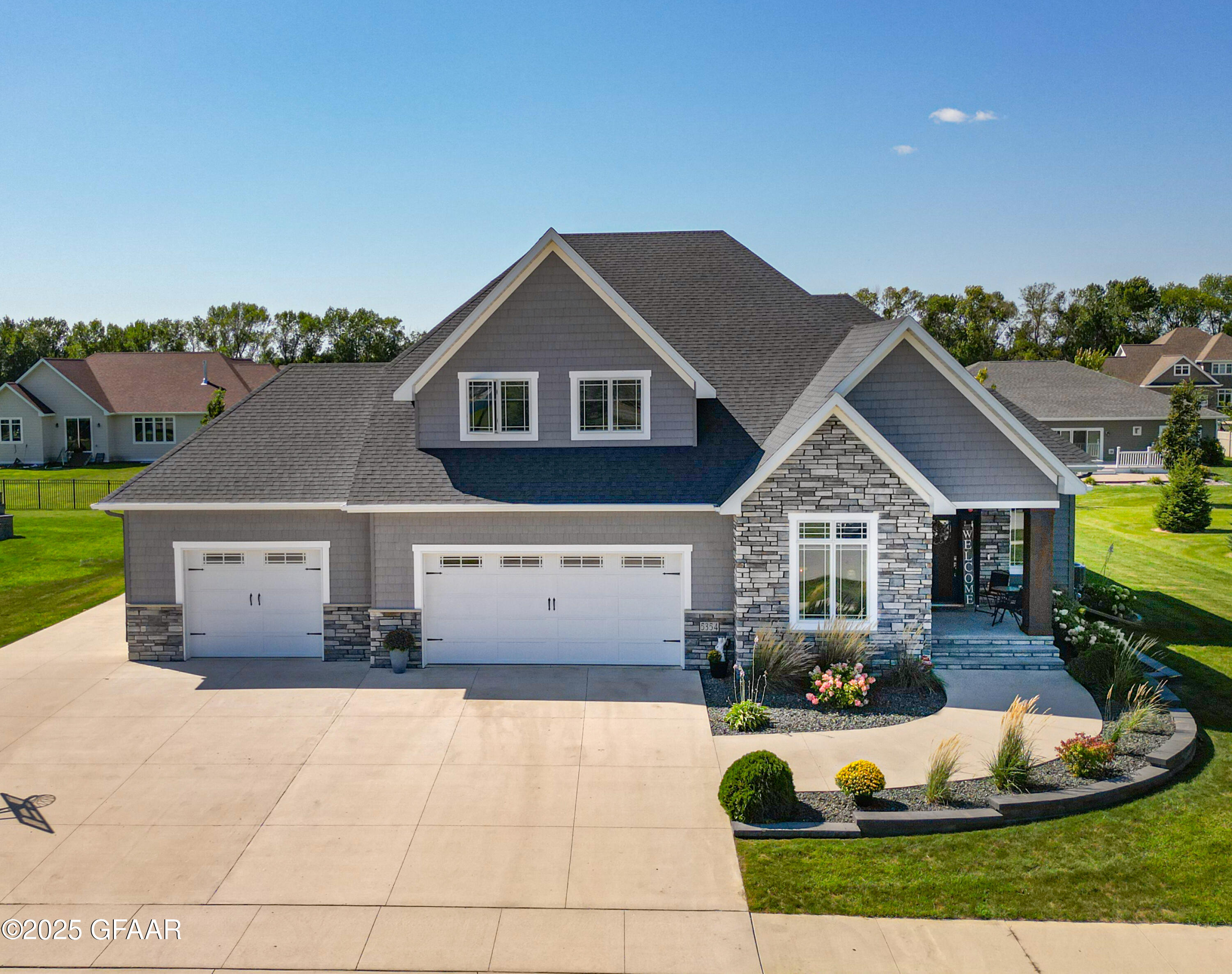 Grand Forks, North Dakota 58201, United States, 6 Bedrooms Bedrooms, ,4 BathroomsBathrooms,Residential,Contingent,206962