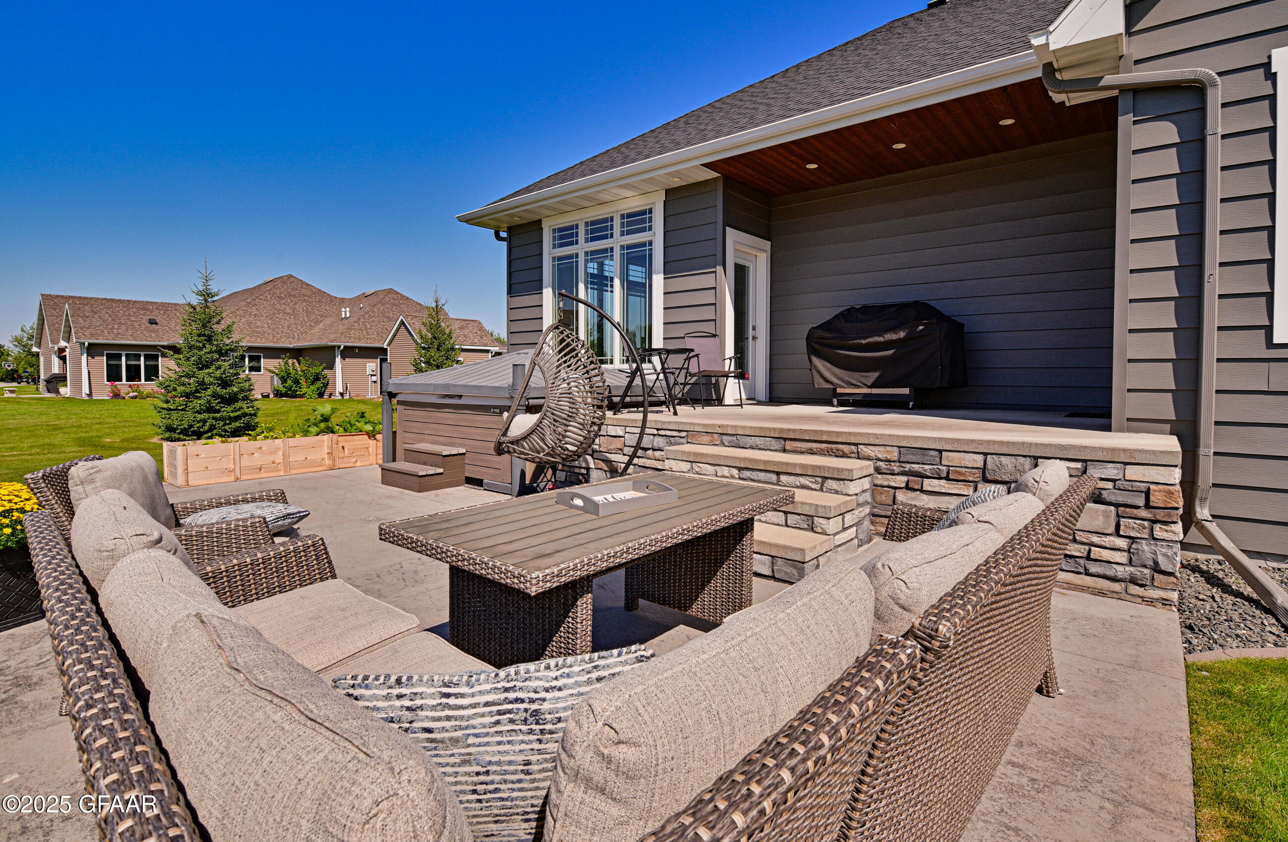 Grand Forks, North Dakota 58201, United States, 6 Bedrooms Bedrooms, ,4 BathroomsBathrooms,Residential,Contingent,206962