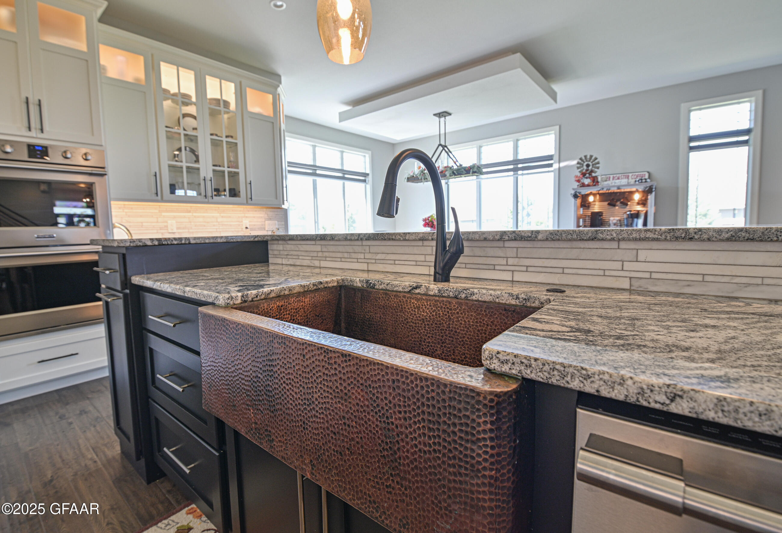 Grand Forks, North Dakota 58201, United States, 6 Bedrooms Bedrooms, ,4 BathroomsBathrooms,Residential,Contingent,206962