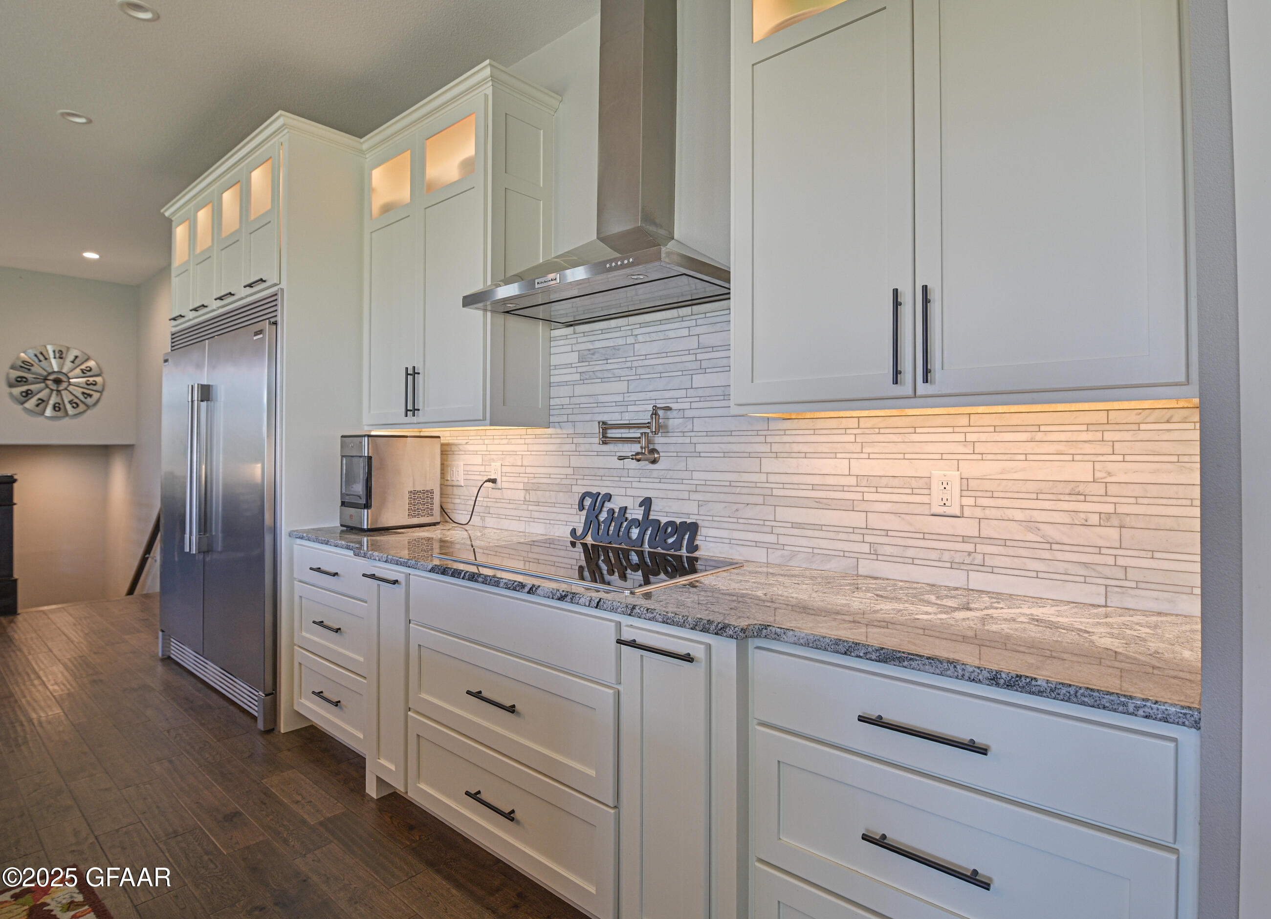 Grand Forks, North Dakota 58201, United States, 6 Bedrooms Bedrooms, ,4 BathroomsBathrooms,Residential,Contingent,206962