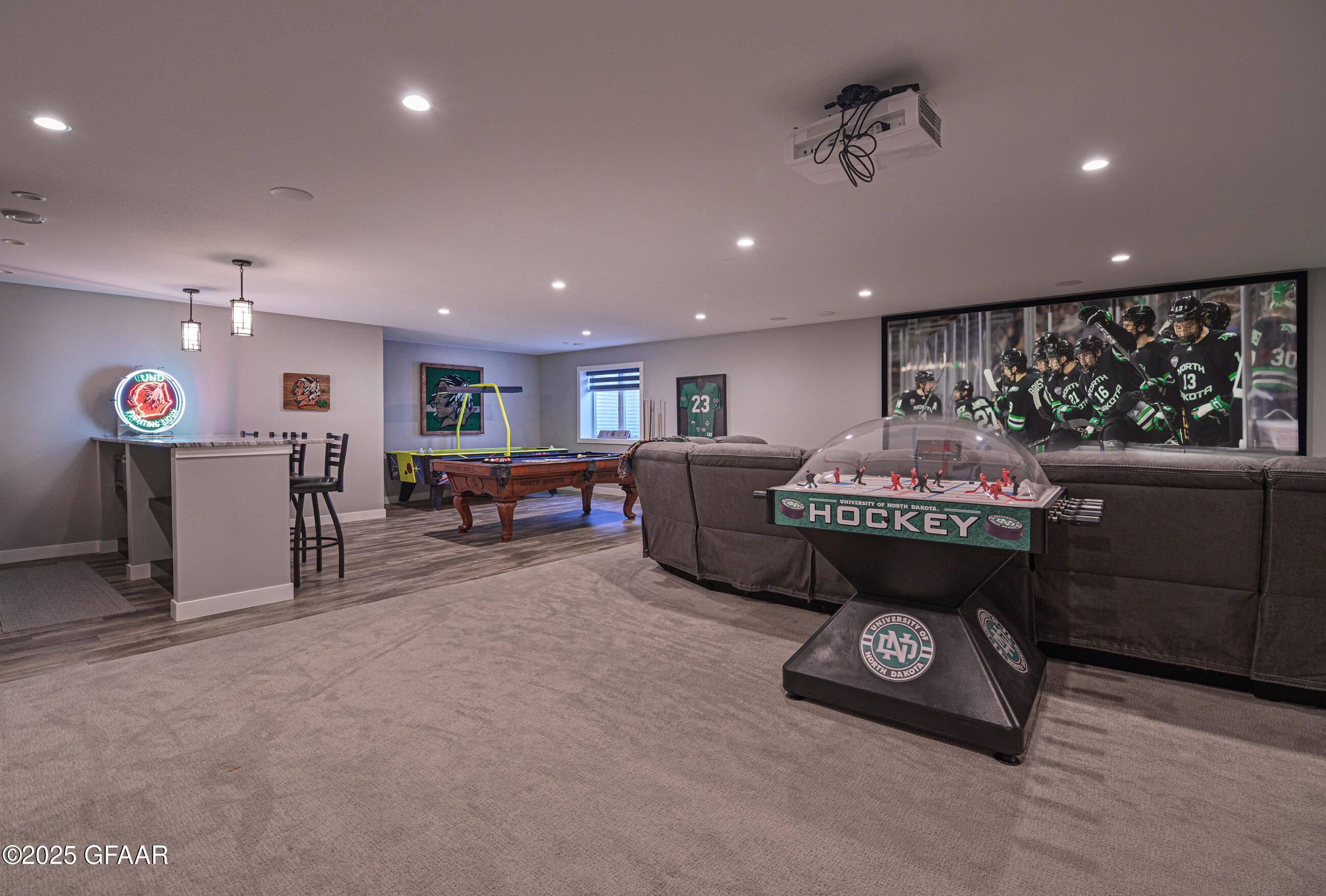 Grand Forks, North Dakota 58201, United States, 6 Bedrooms Bedrooms, ,4 BathroomsBathrooms,Residential,Contingent,206962