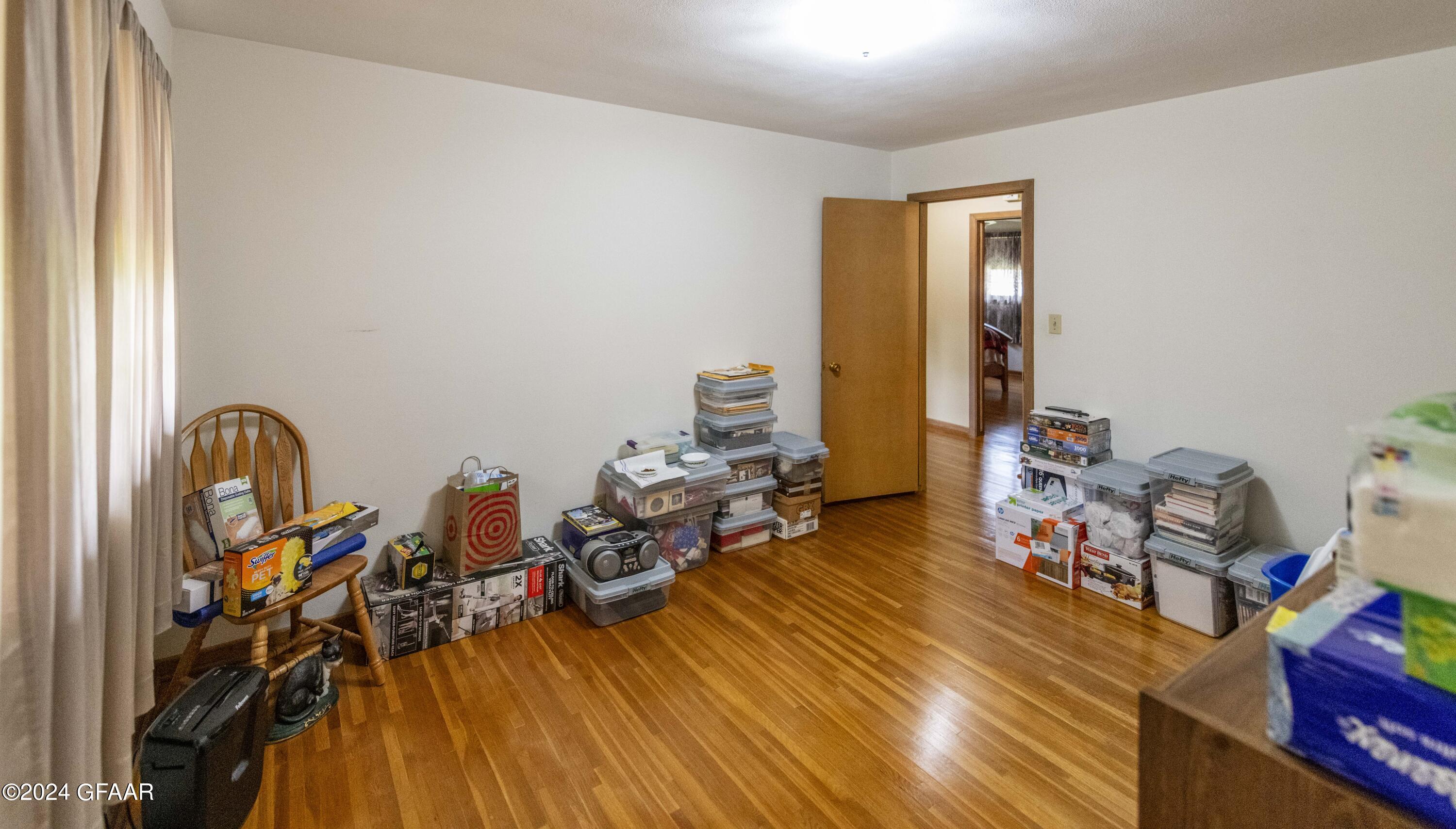 Grand Forks, North Dakota 58201, United States, 3 Bedrooms Bedrooms, ,2 BathroomsBathrooms,Residential,Contingent,46635