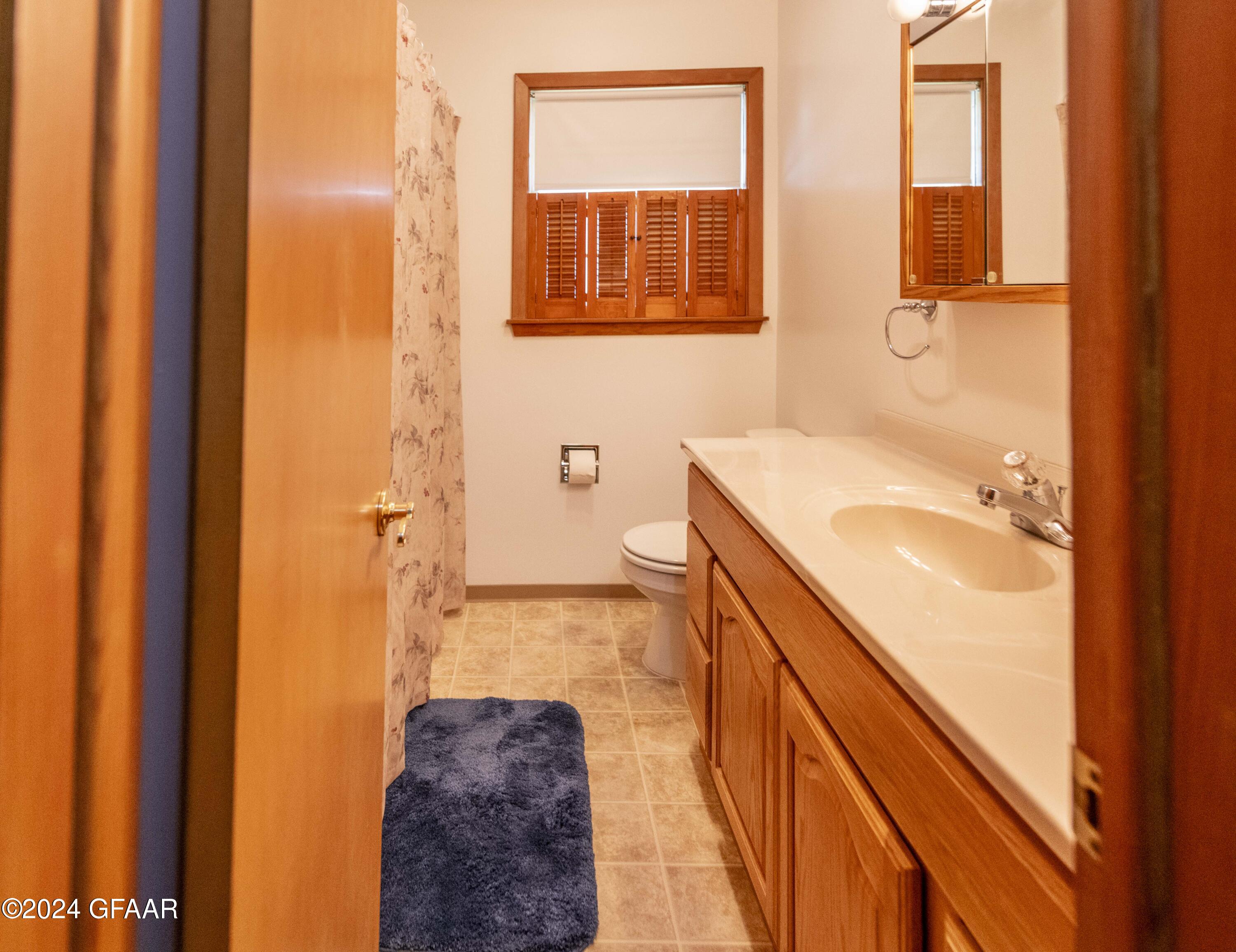 Grand Forks, North Dakota 58201, United States, 3 Bedrooms Bedrooms, ,2 BathroomsBathrooms,Residential,Contingent,46635