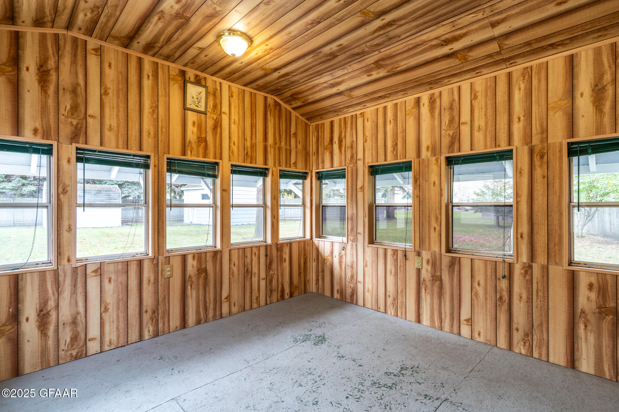 Hatton, North Dakota 58240, United States, 3 Bedrooms Bedrooms, ,2 BathroomsBathrooms,Residential,Active,231828