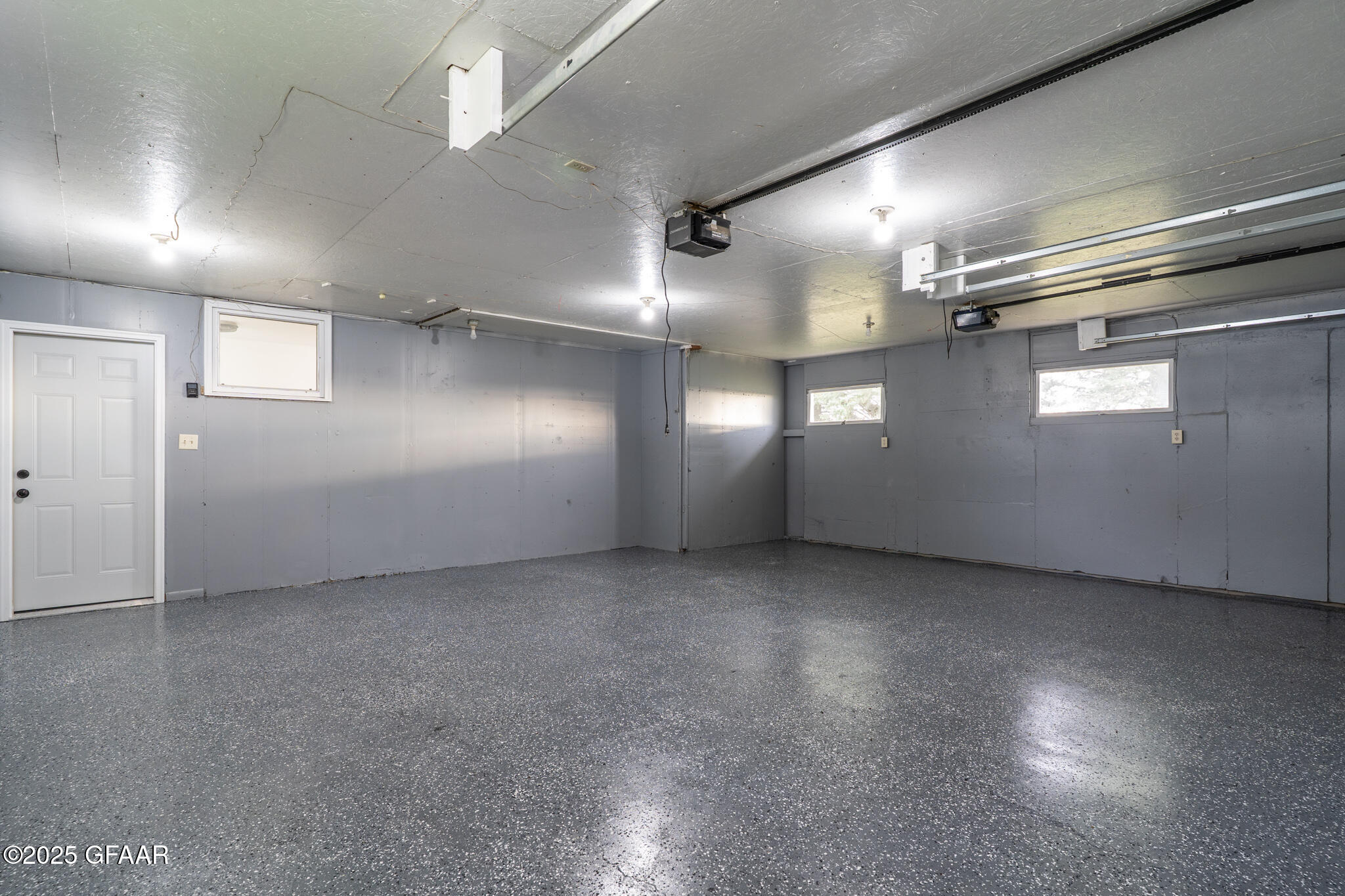 Hatton, North Dakota 58240, United States, 3 Bedrooms Bedrooms, ,2 BathroomsBathrooms,Residential,Active,231828