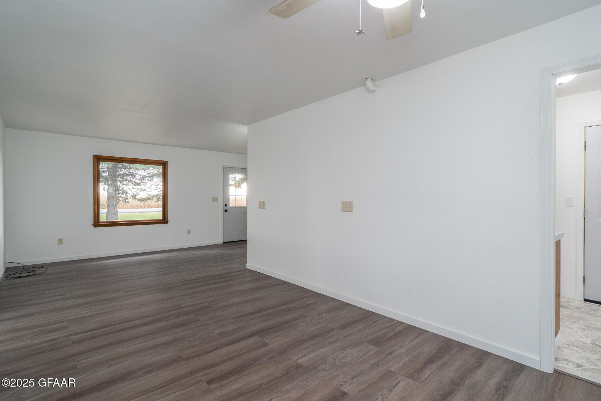 Hatton, North Dakota 58240, United States, 3 Bedrooms Bedrooms, ,2 BathroomsBathrooms,Residential,Active,231828