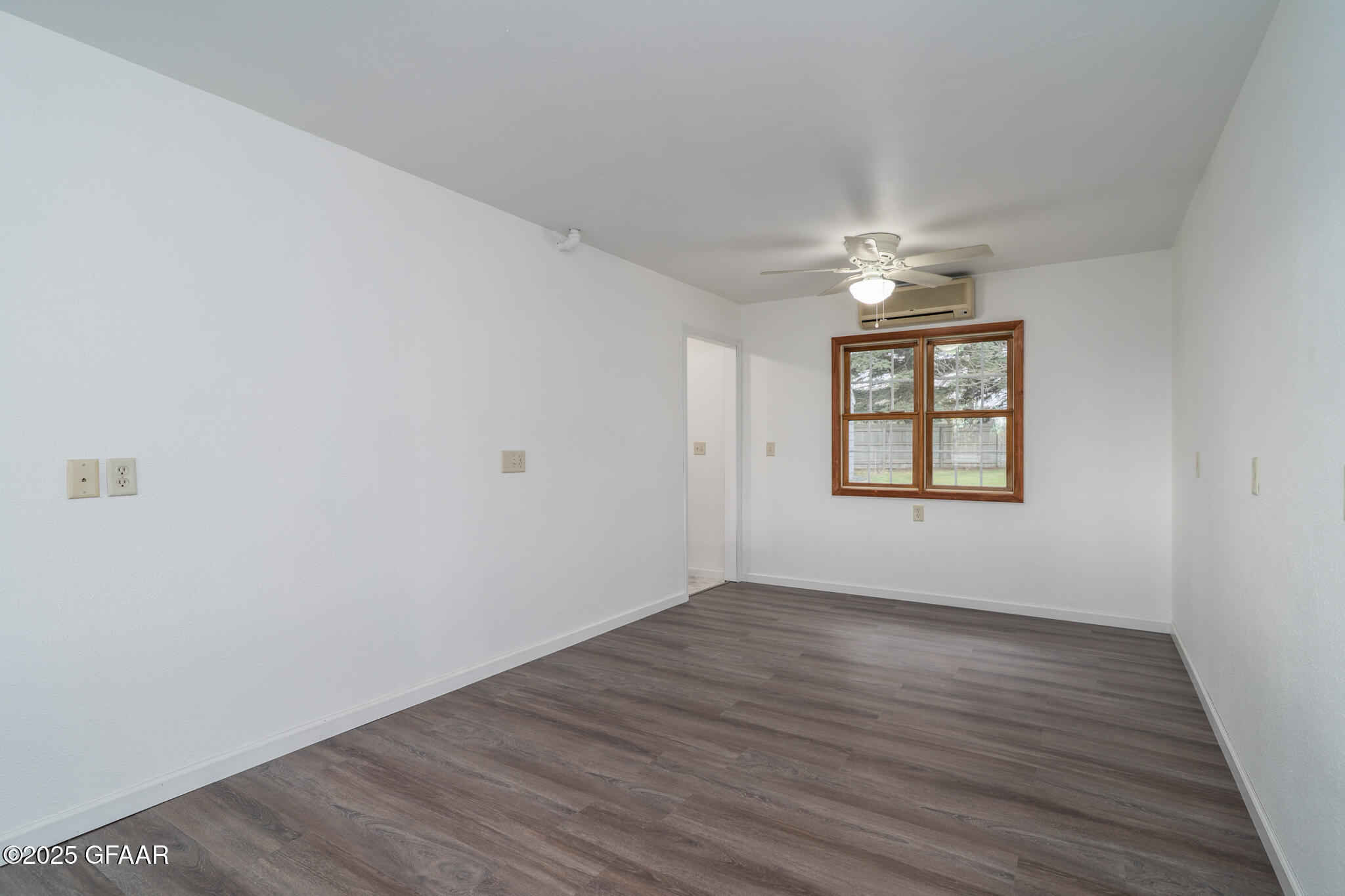 Hatton, North Dakota 58240, United States, 3 Bedrooms Bedrooms, ,2 BathroomsBathrooms,Residential,Active,231828