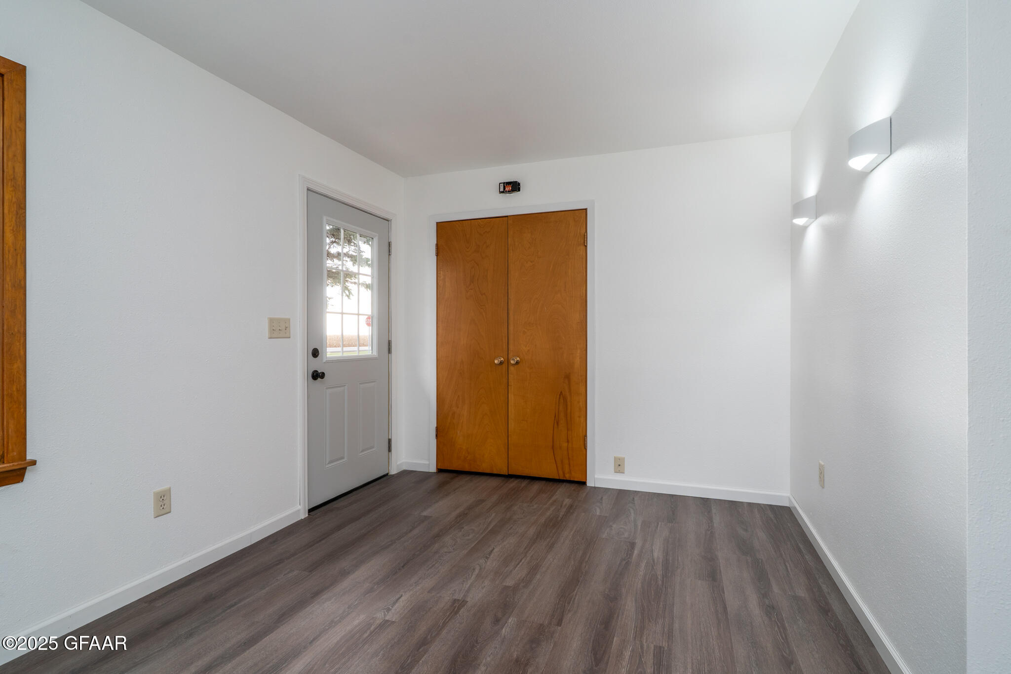 Hatton, North Dakota 58240, United States, 3 Bedrooms Bedrooms, ,2 BathroomsBathrooms,Residential,Active,231828