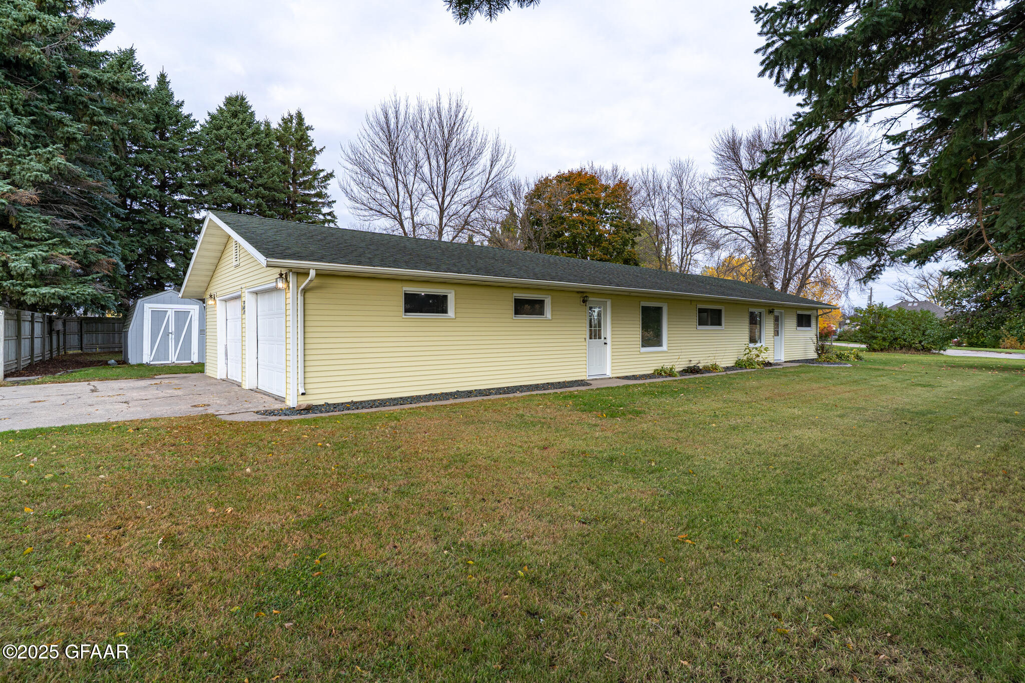 Hatton, North Dakota 58240, United States, 3 Bedrooms Bedrooms, ,2 BathroomsBathrooms,Residential,Active,231828