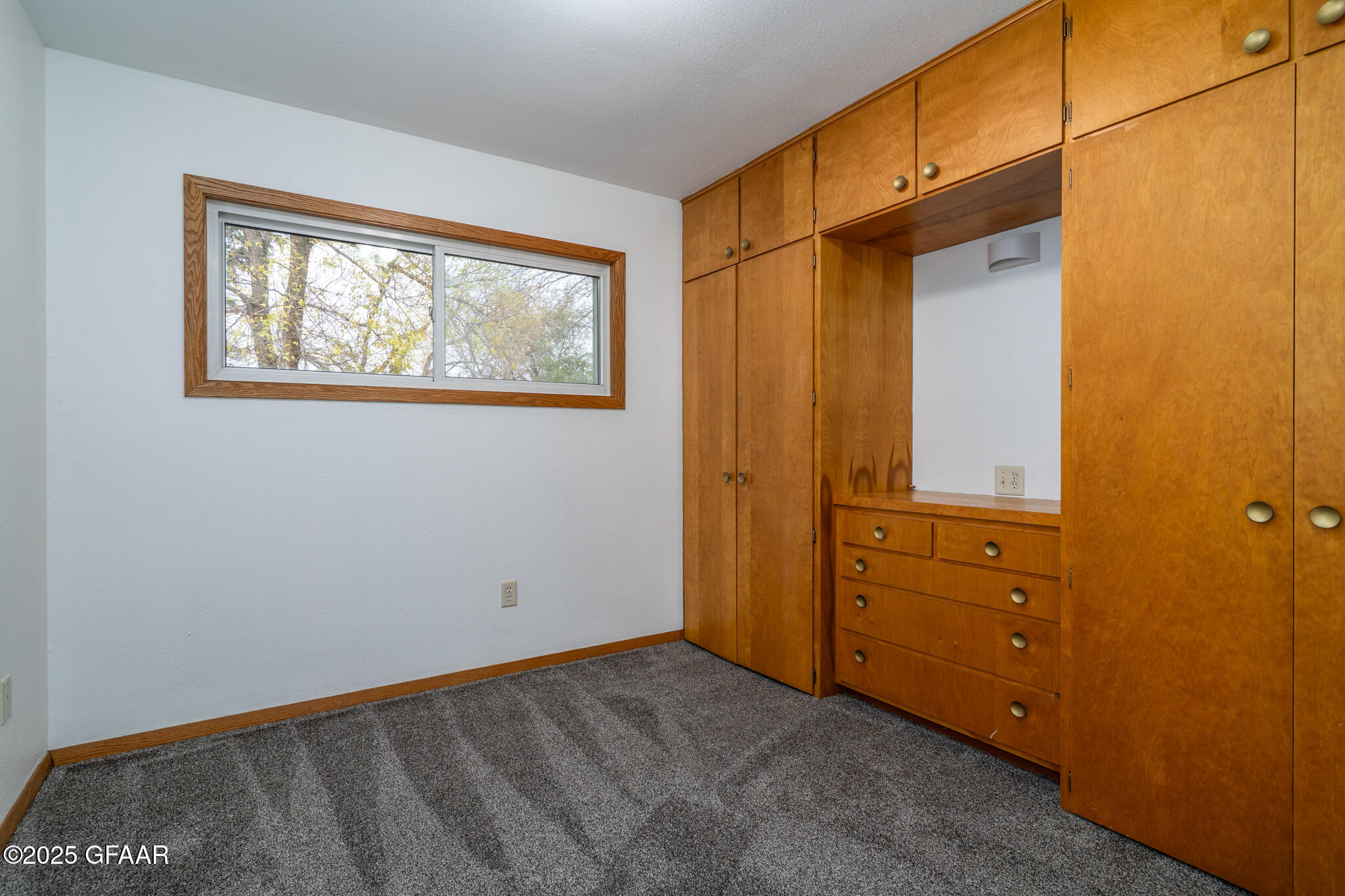 Hatton, North Dakota 58240, United States, 3 Bedrooms Bedrooms, ,2 BathroomsBathrooms,Residential,Active,231828