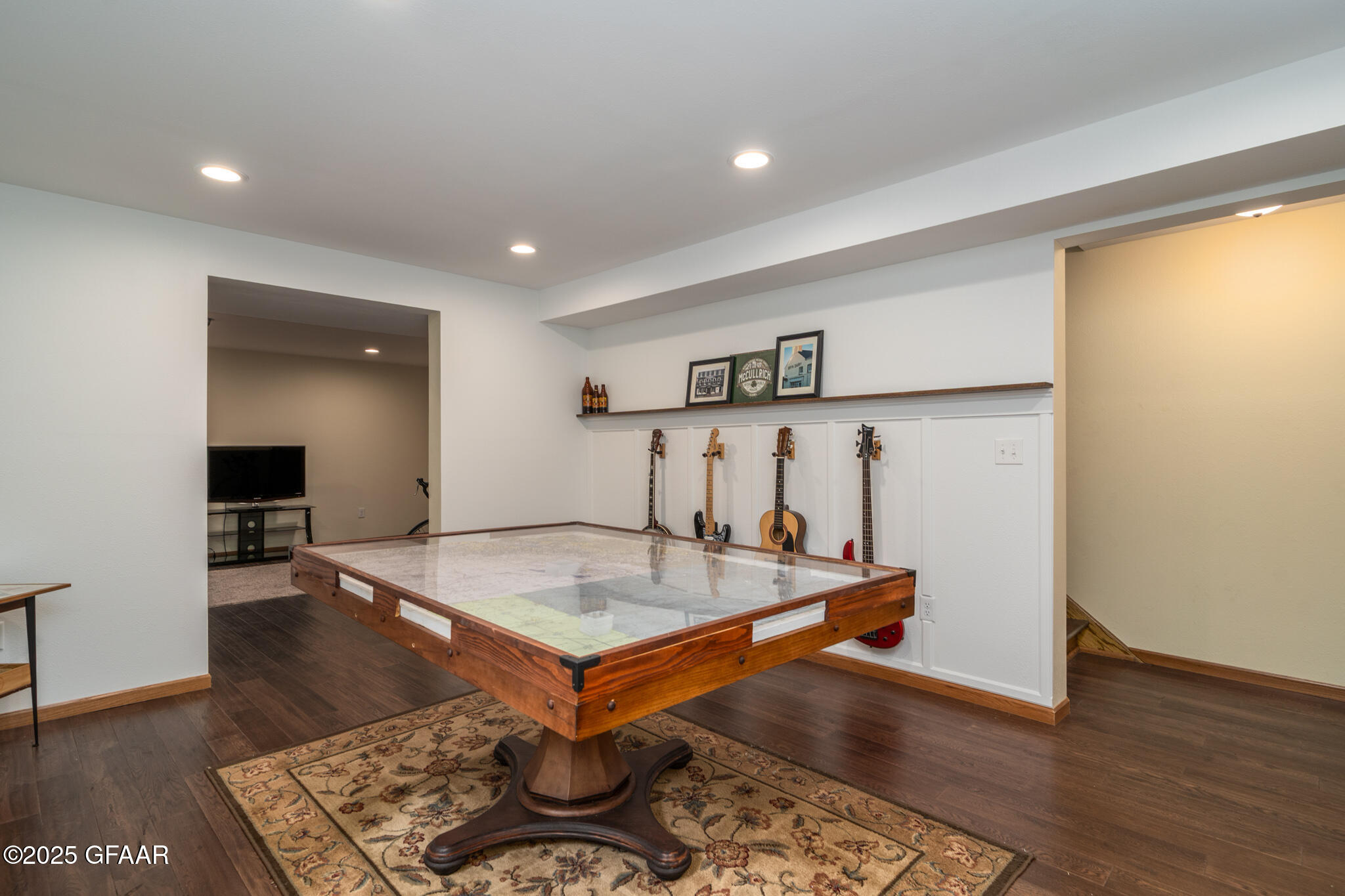 Grand Forks, North Dakota 58201, United States, 5 Bedrooms Bedrooms, ,3 BathroomsBathrooms,Residential,Pending,101233