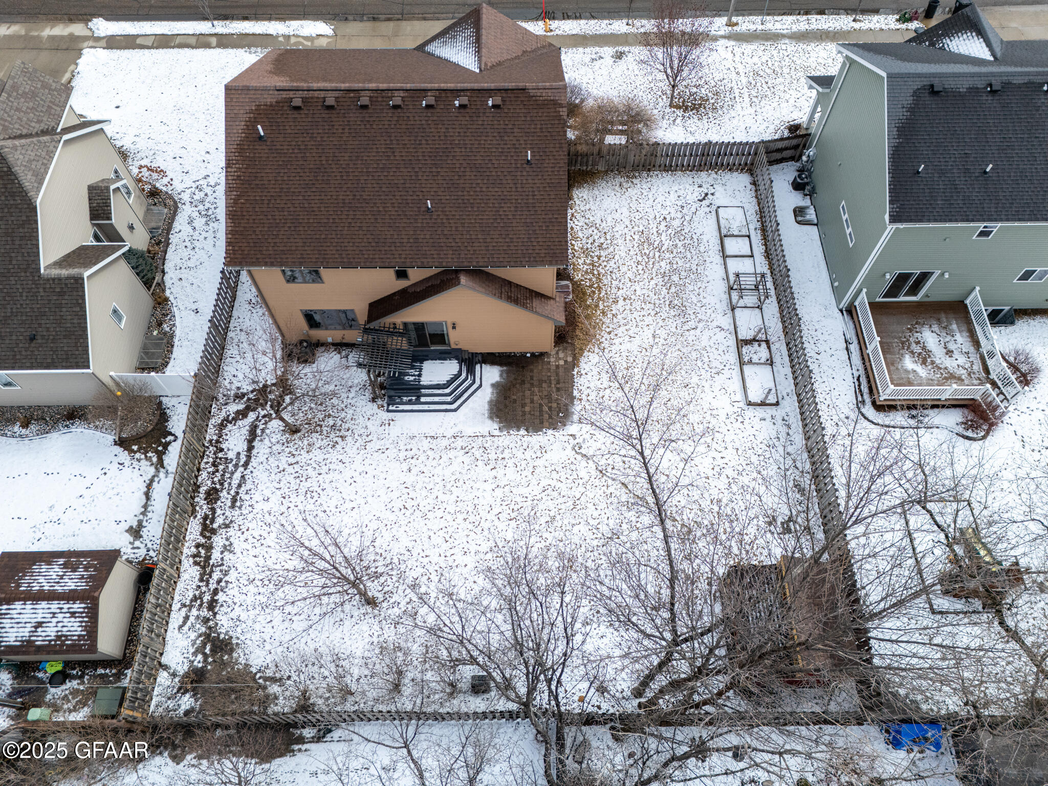 Grand Forks, North Dakota 58201, United States, 5 Bedrooms Bedrooms, ,3 BathroomsBathrooms,Residential,Pending,101233