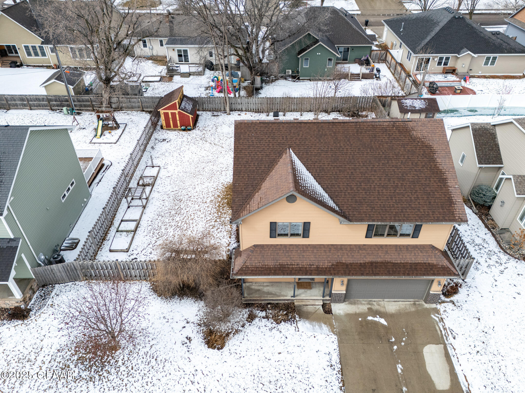 Grand Forks, North Dakota 58201, United States, 5 Bedrooms Bedrooms, ,3 BathroomsBathrooms,Residential,Pending,101233
