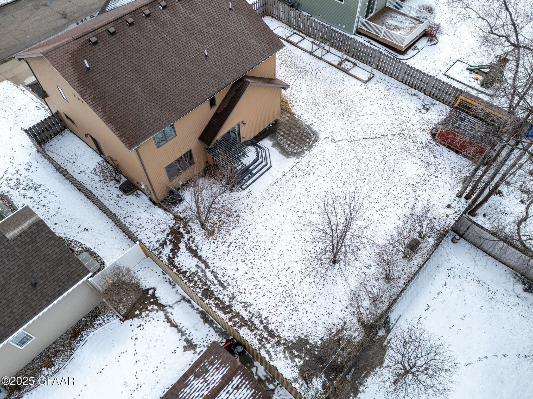 Grand Forks, North Dakota 58201, United States, 5 Bedrooms Bedrooms, ,3 BathroomsBathrooms,Residential,Pending,101233