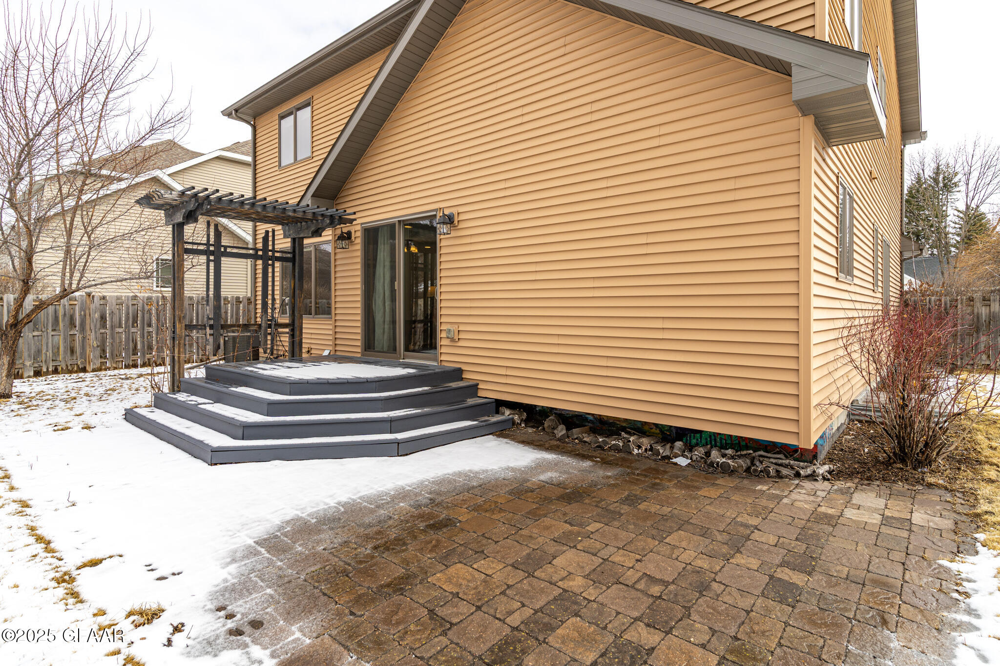 Grand Forks, North Dakota 58201, United States, 5 Bedrooms Bedrooms, ,3 BathroomsBathrooms,Residential,Pending,101233