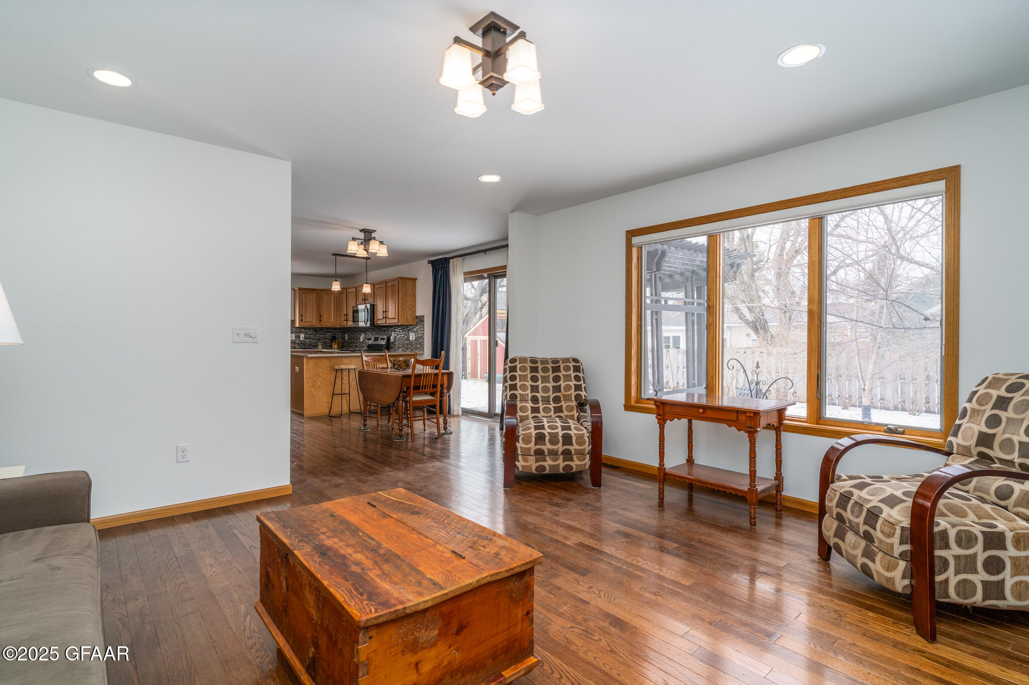 Grand Forks, North Dakota 58201, United States, 5 Bedrooms Bedrooms, ,3 BathroomsBathrooms,Residential,Pending,101233