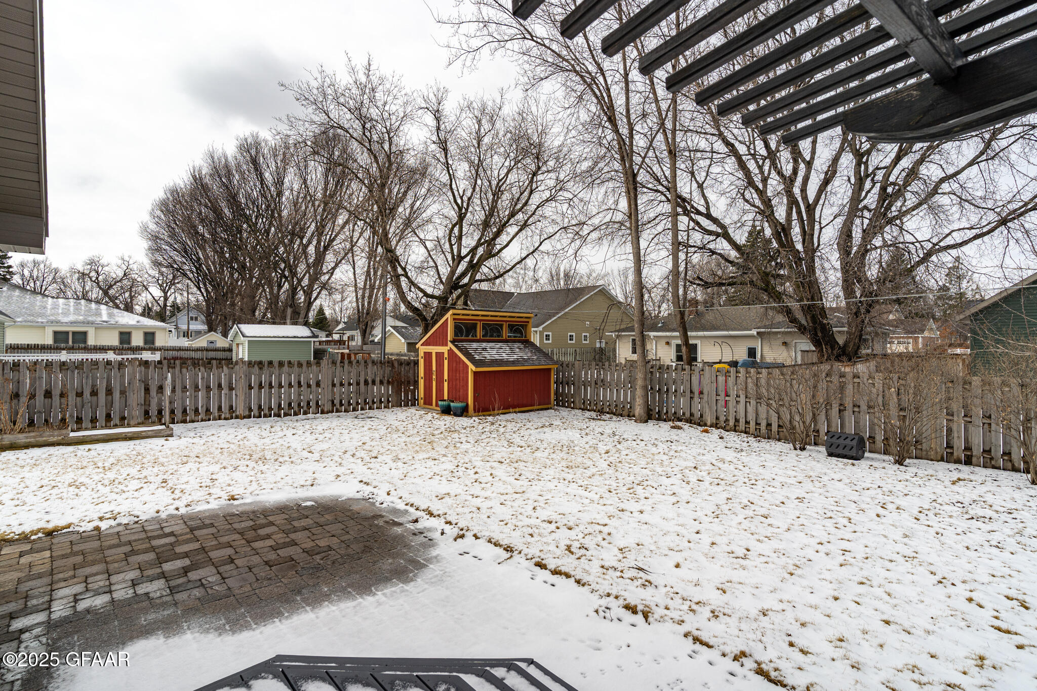 Grand Forks, North Dakota 58201, United States, 5 Bedrooms Bedrooms, ,3 BathroomsBathrooms,Residential,Pending,101233