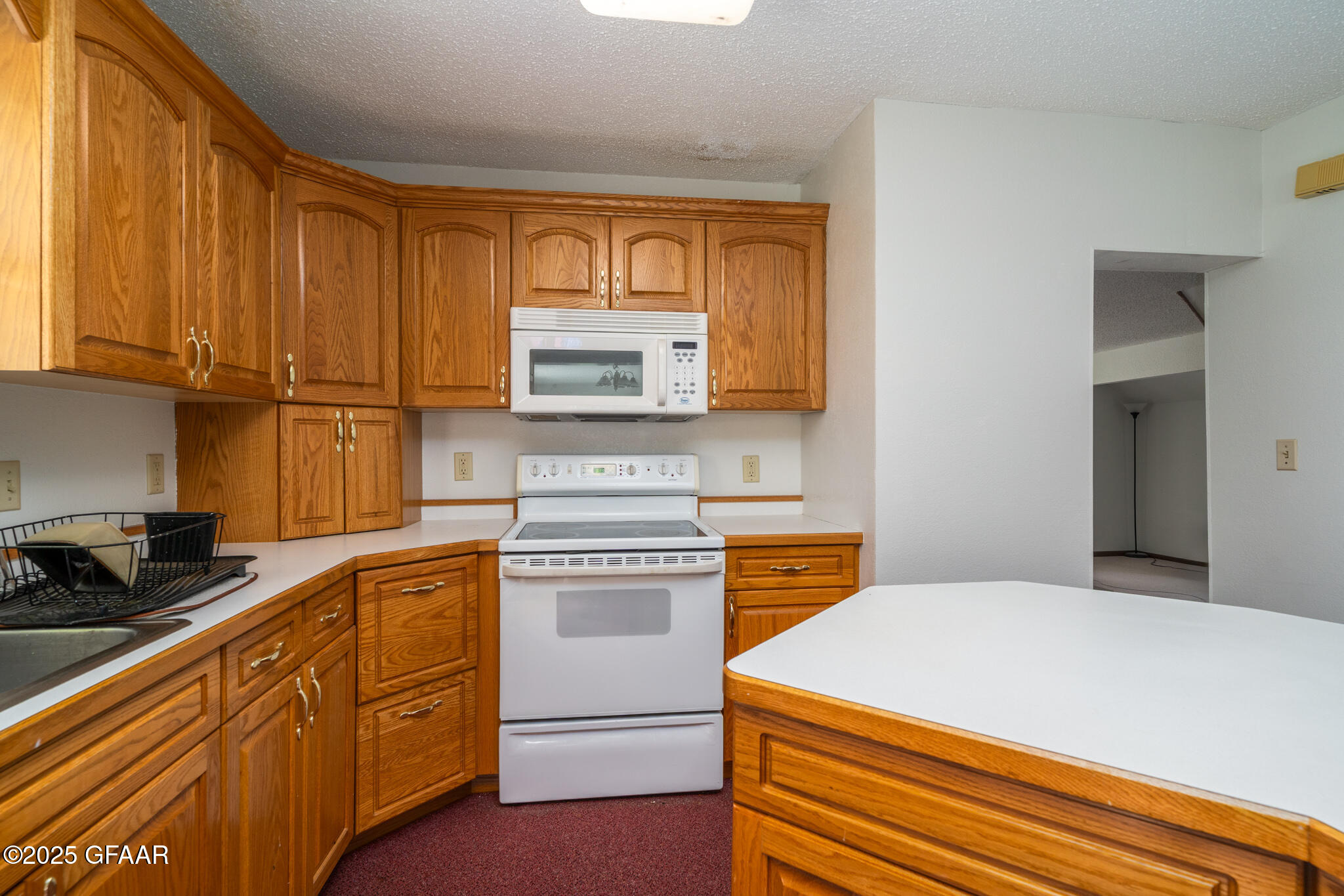 Hatton, North Dakota 58240, United States, 2 Bedrooms Bedrooms, ,1 BathroomBathrooms,Residential,Pending,202451