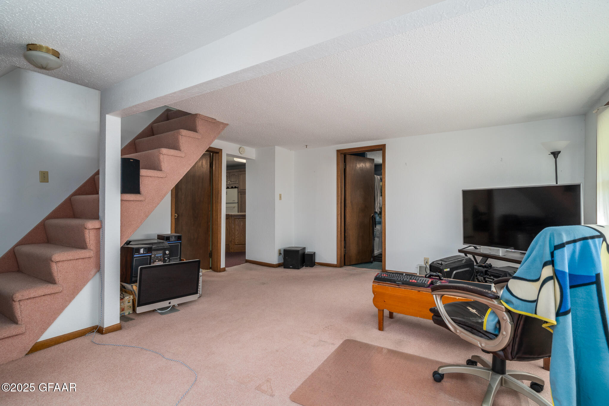 Hatton, North Dakota 58240, United States, 2 Bedrooms Bedrooms, ,1 BathroomBathrooms,Residential,Pending,202451