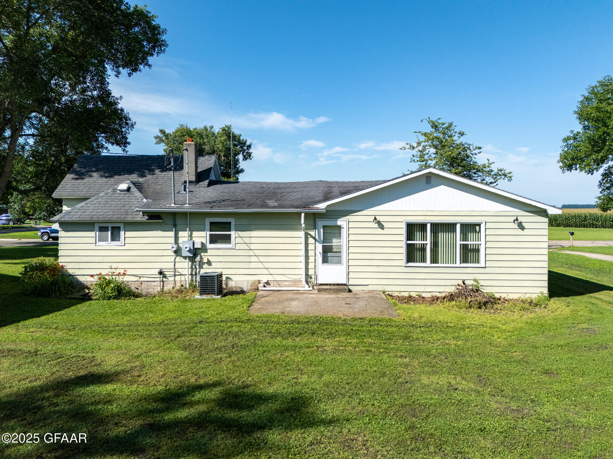 Hatton, North Dakota 58240, United States, 2 Bedrooms Bedrooms, ,1 BathroomBathrooms,Residential,Pending,202451