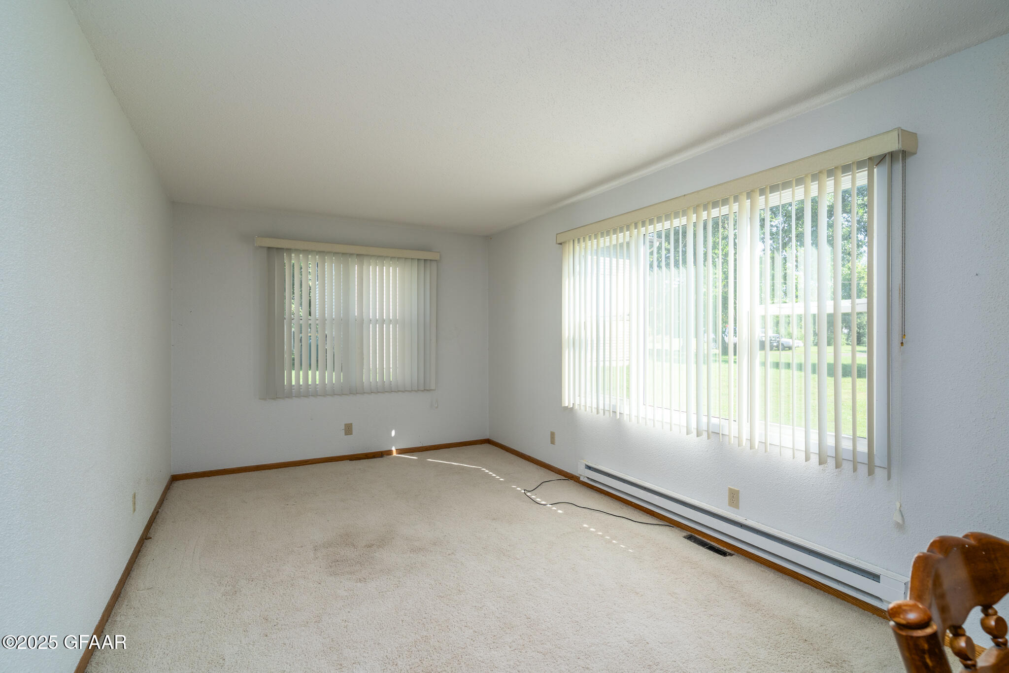 Hatton, North Dakota 58240, United States, 2 Bedrooms Bedrooms, ,1 BathroomBathrooms,Residential,Pending,202451